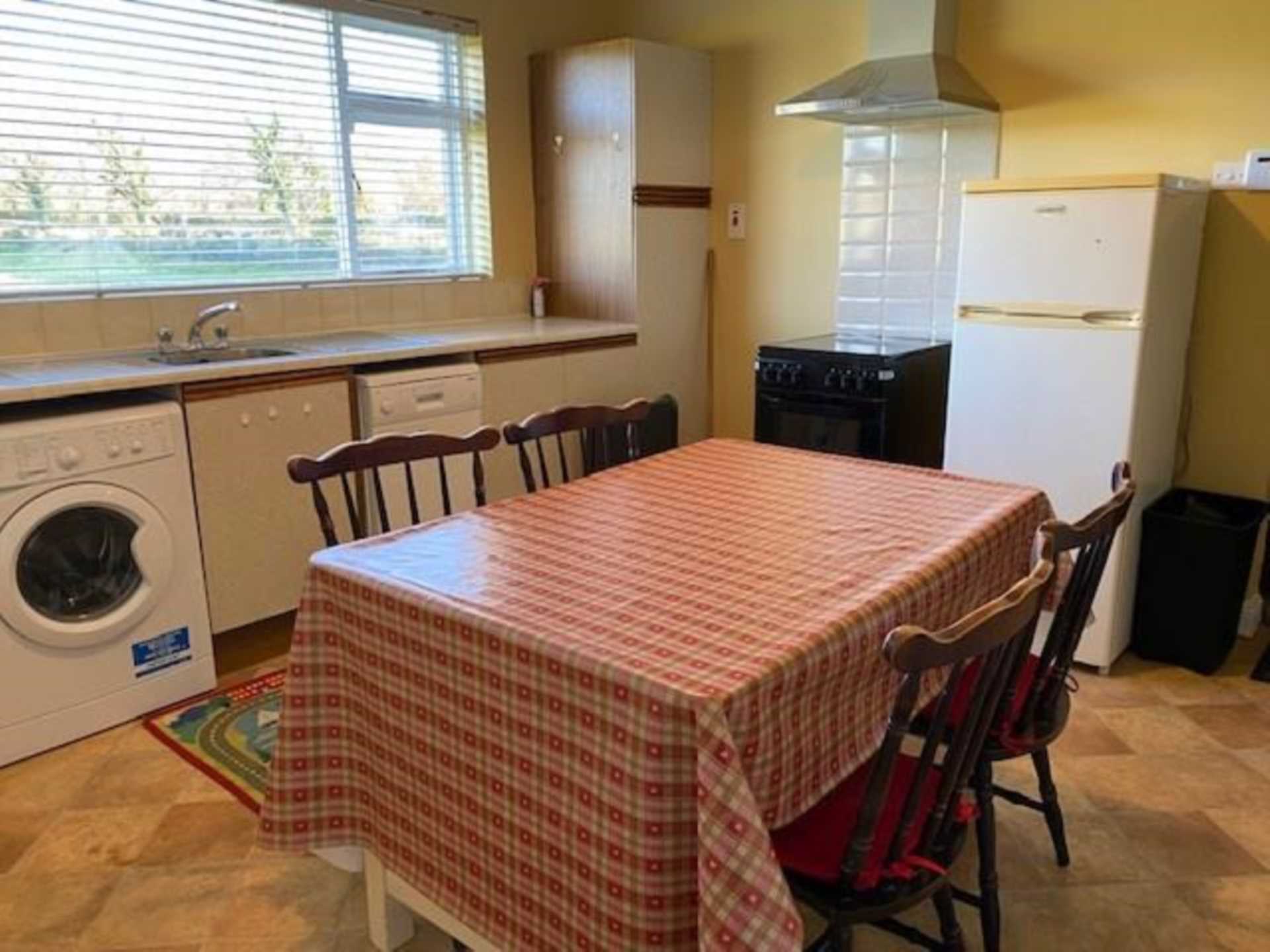 The Lodge, Painestown, Kill., Image 8