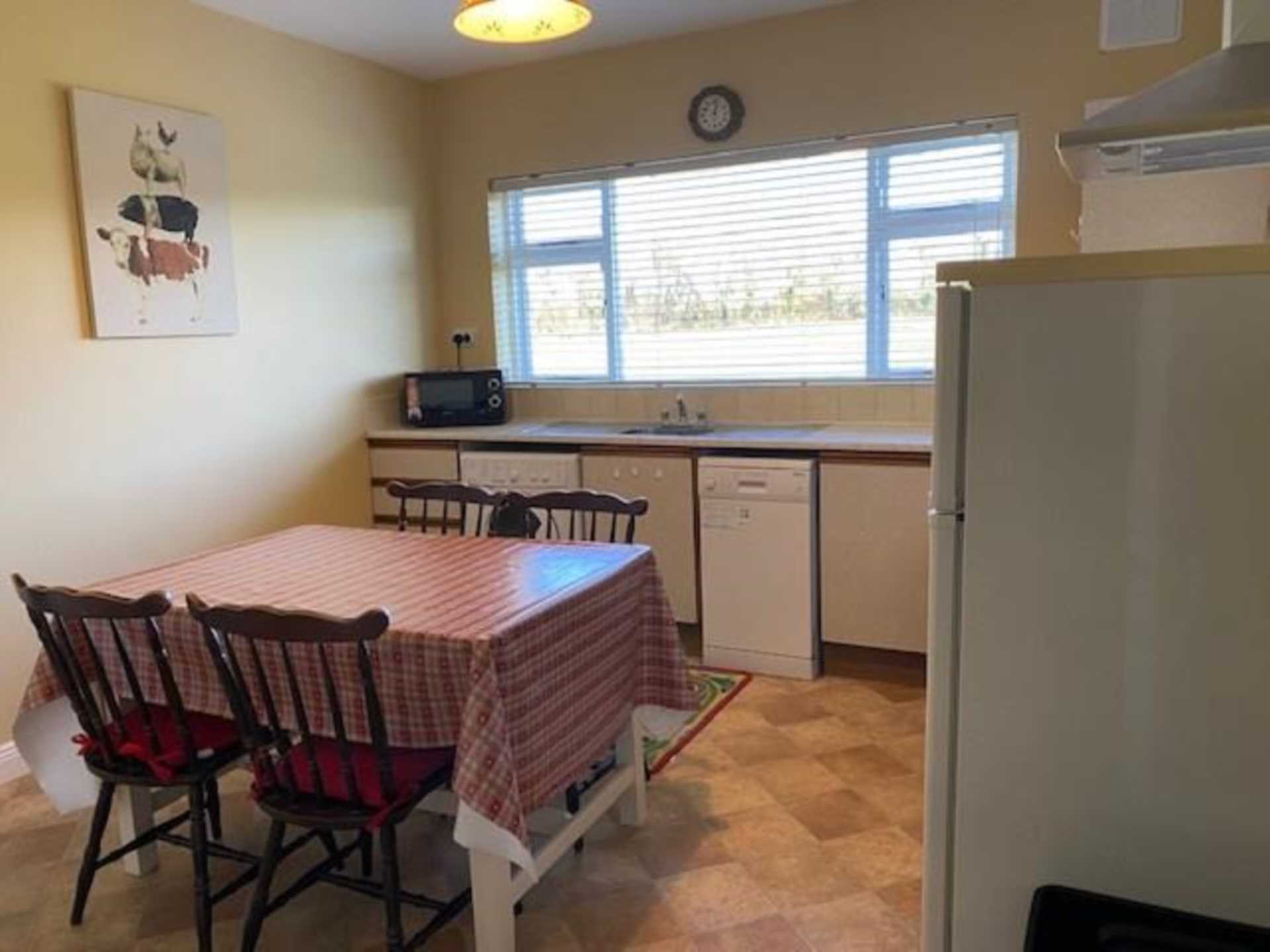 The Lodge, Painestown, Kill., Image 9