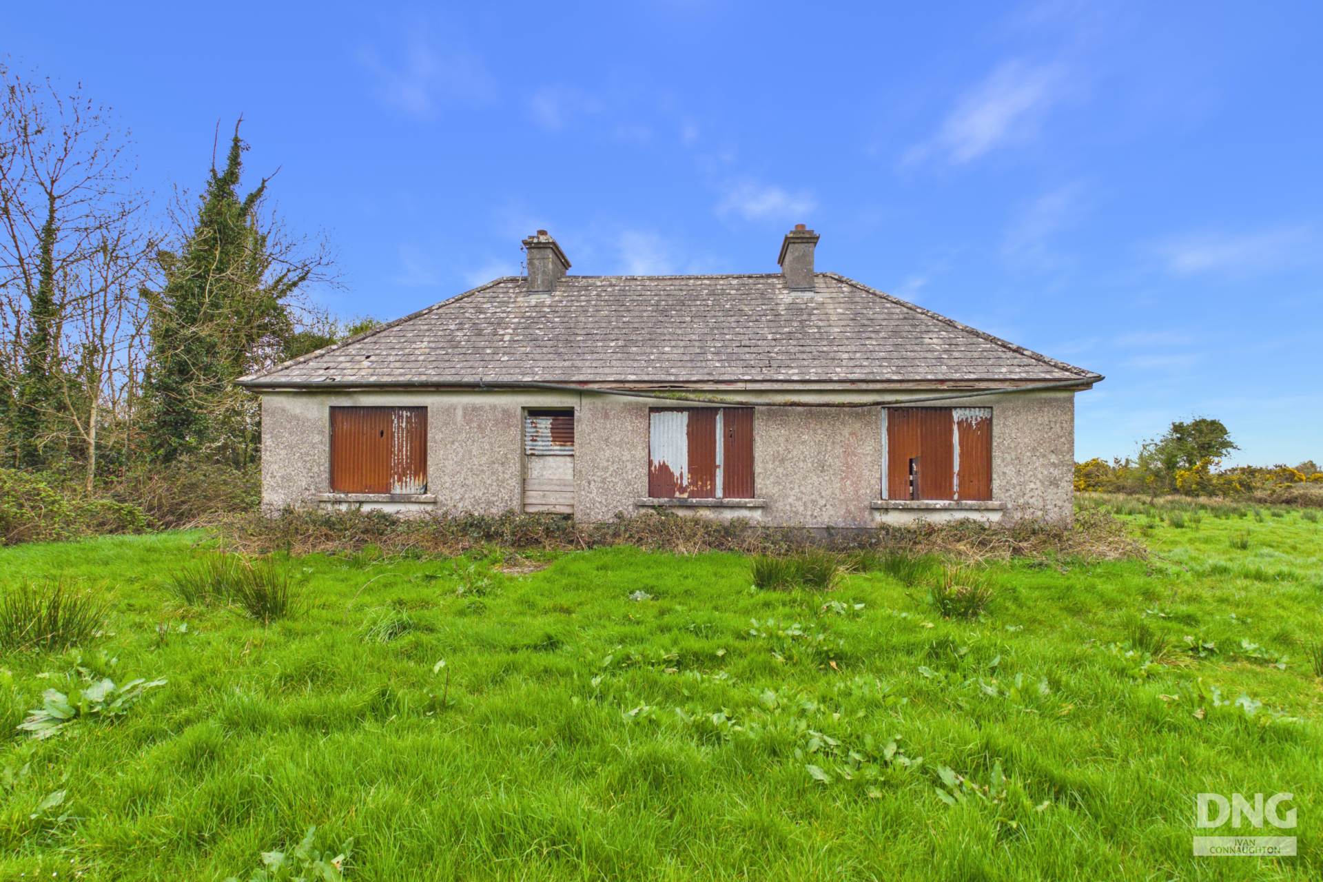 Derelict Residence on c. 14.40 Acres, Derryvode, Williamstown, Co. Galway
