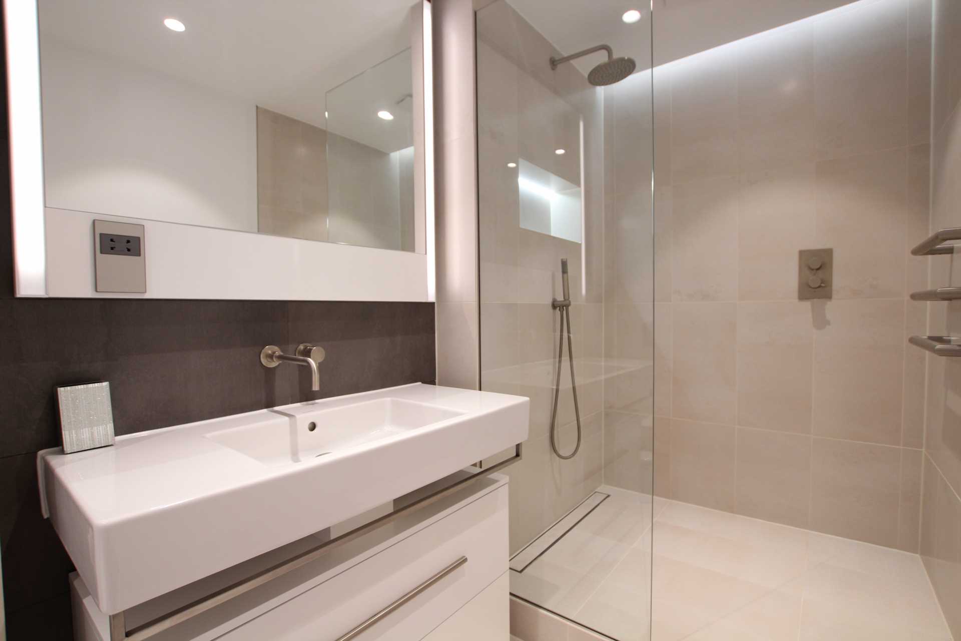 City Suites, Chapel Street, Manchester, Image 10