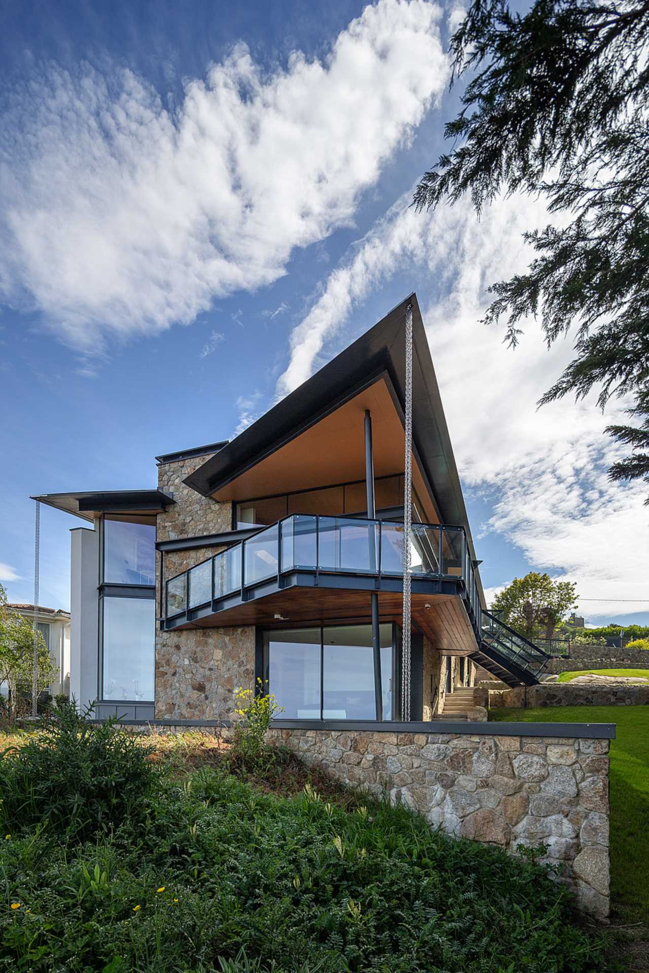 Architecturally Stunning, Sea View Property