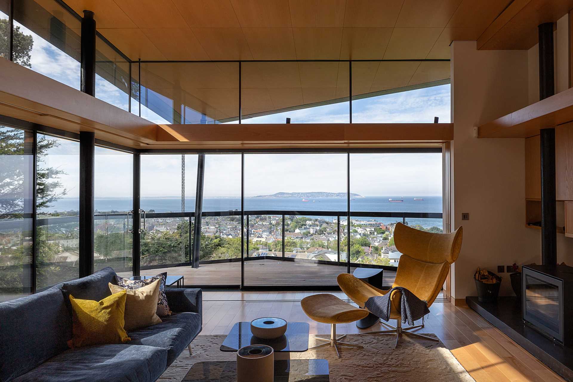 Architecturally Stunning, Sea View Property