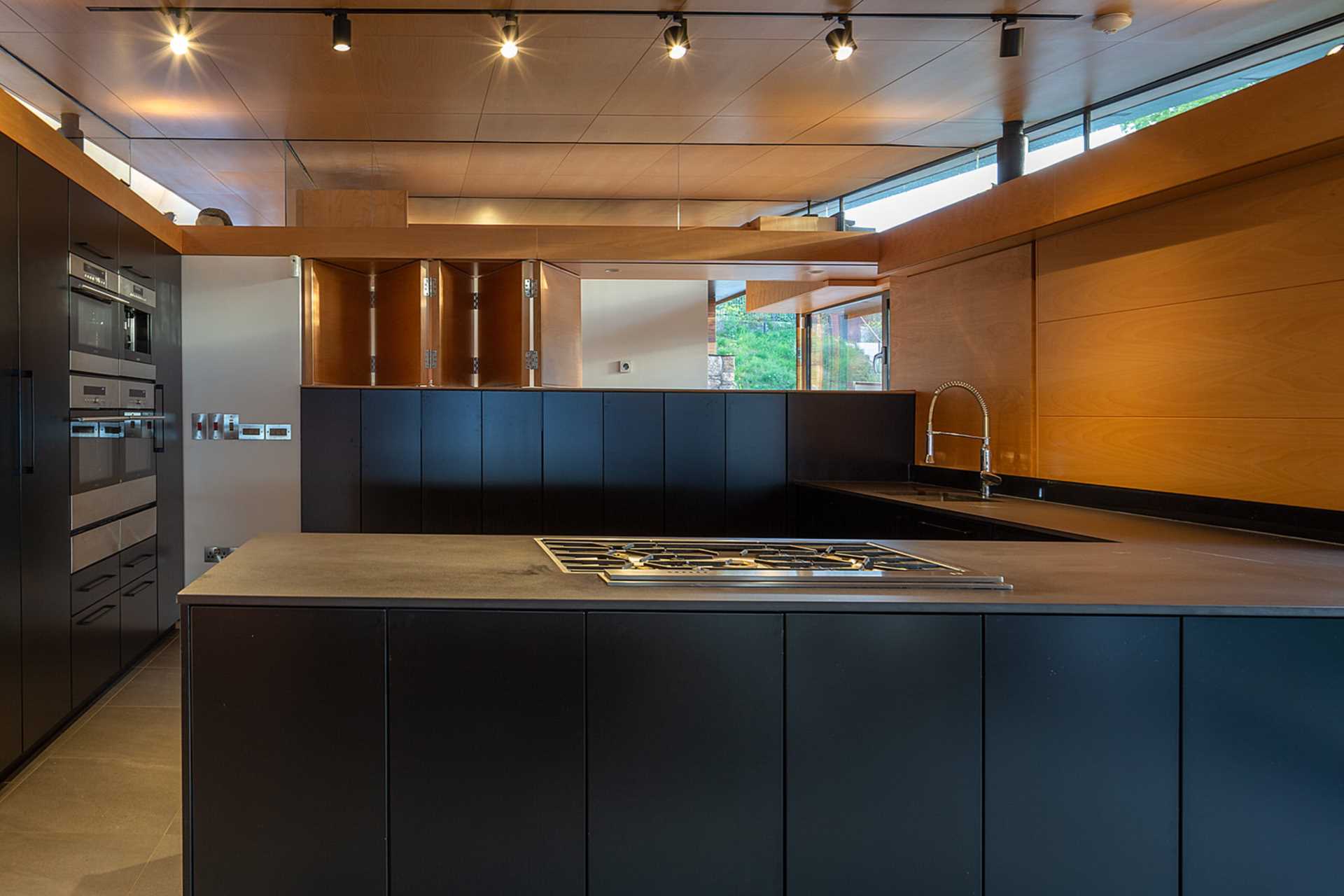 Architecturally Stunning, Sea View Property