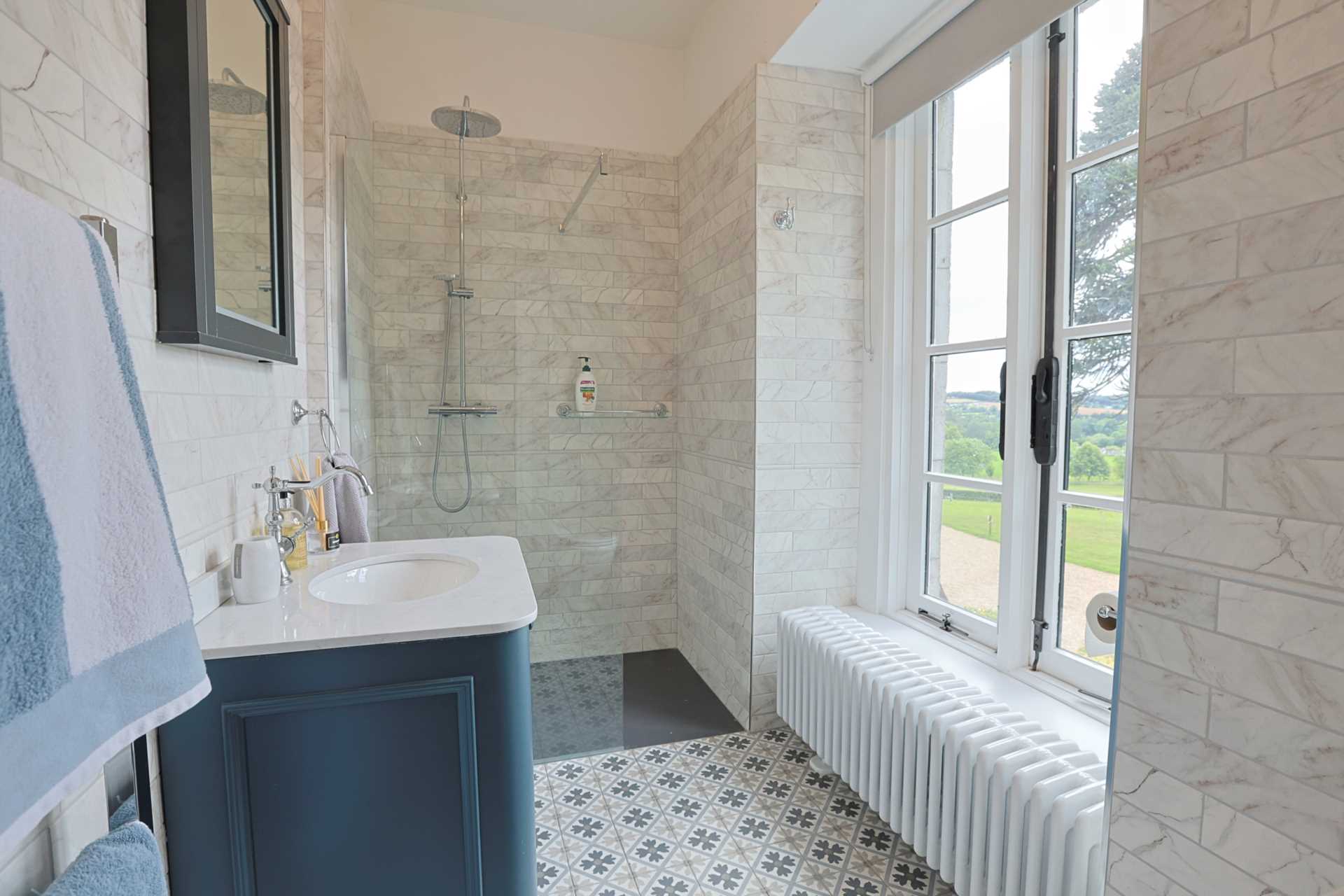 Glanmore Castle, Devils Glen Glanmore Castle, Devils Glen