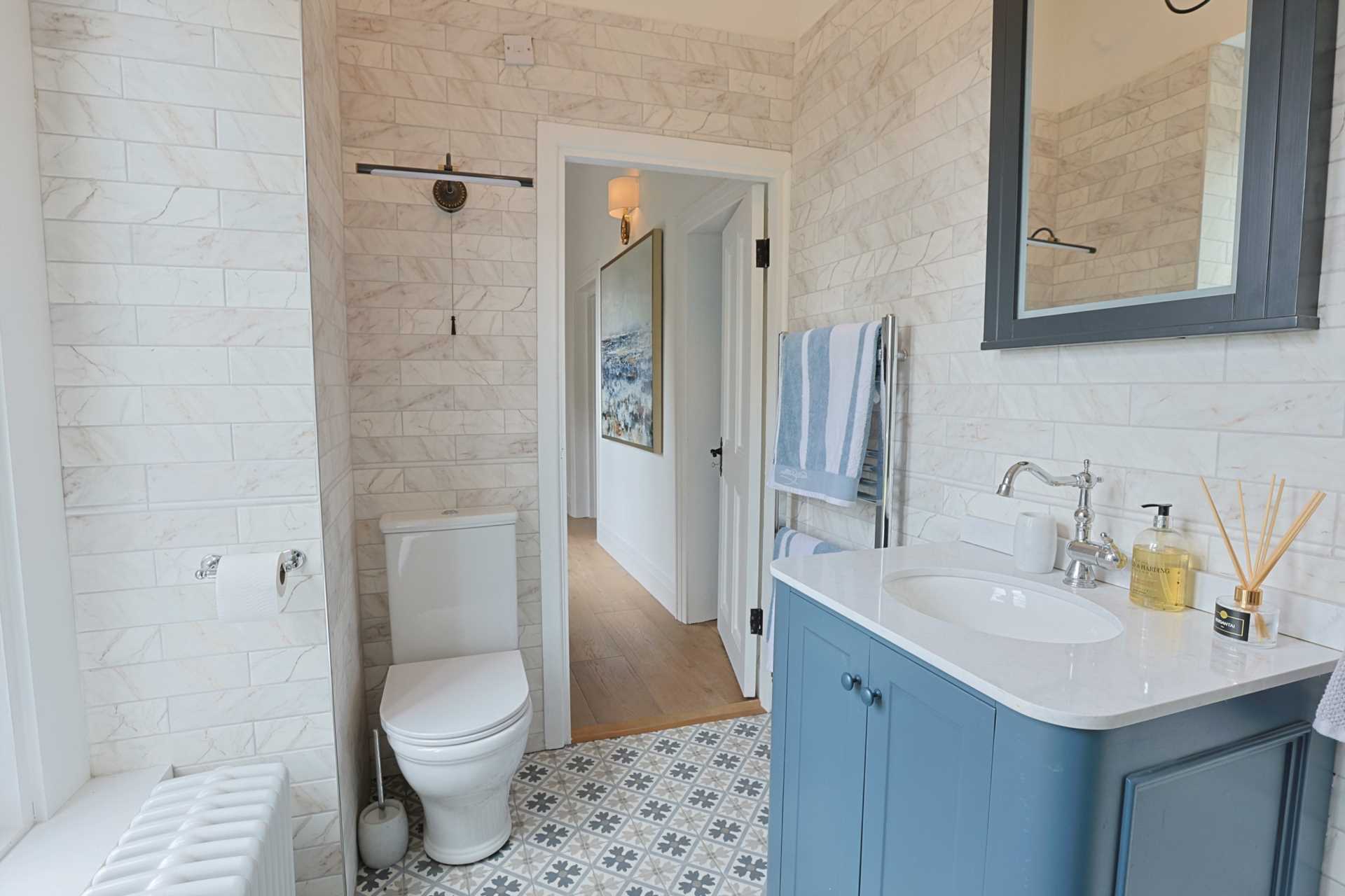 Glanmore Castle, Devils Glen Glanmore Castle, Devils Glen