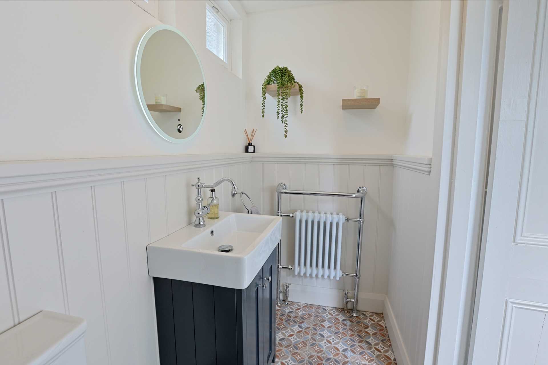 Glanmore Castle, Devils Glen Glanmore Castle, Devils Glen