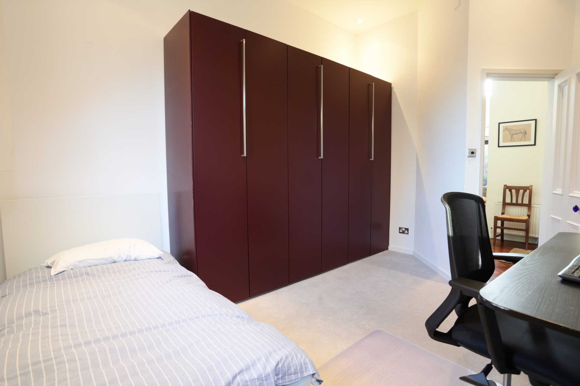 Charleston Avenue, Ranelagh