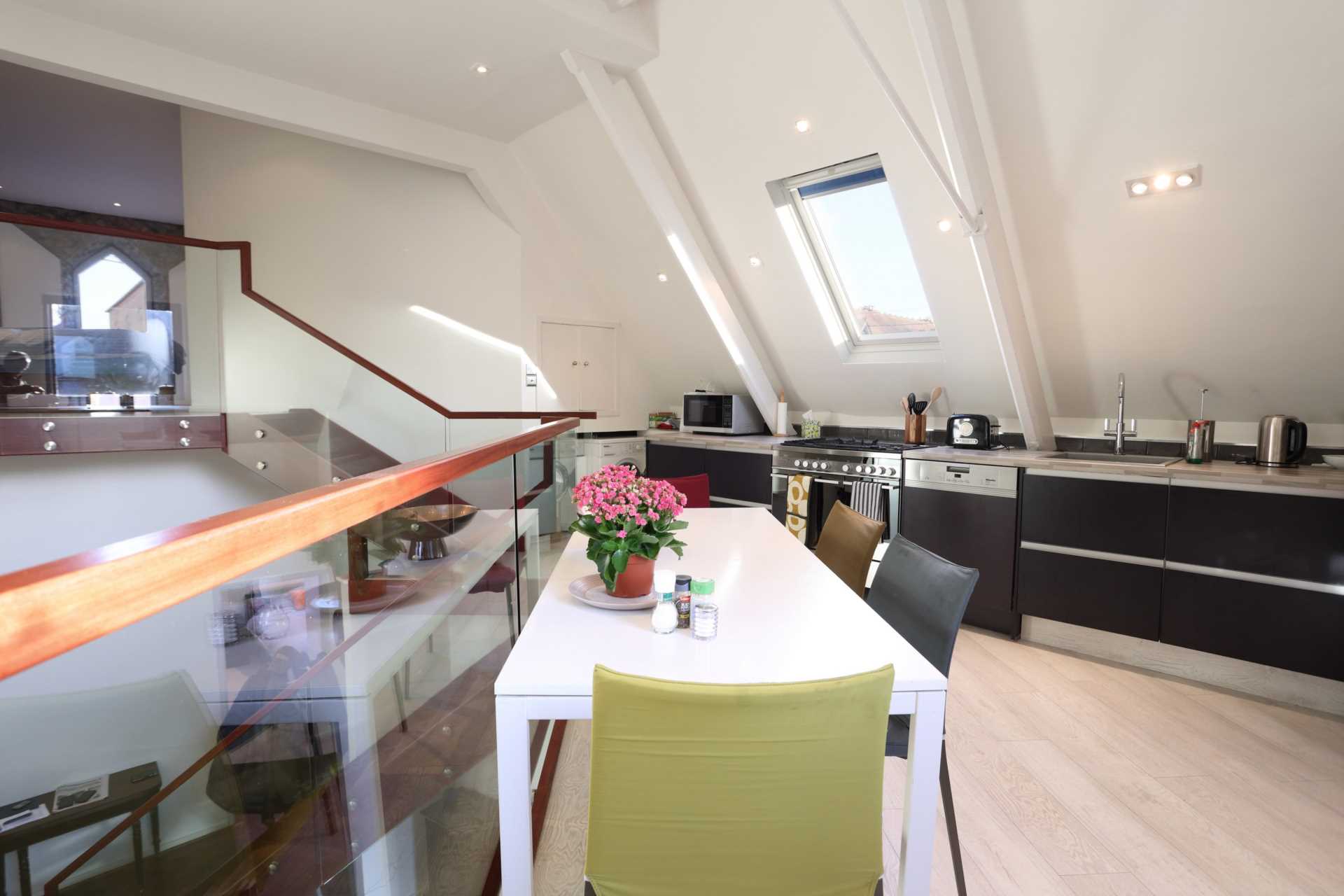 Charleston Avenue, Ranelagh