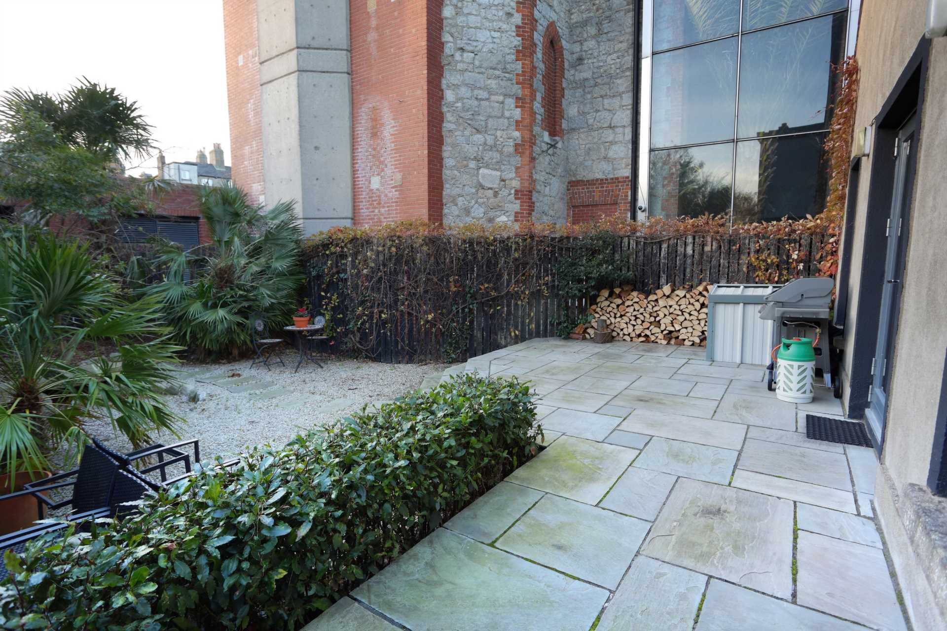 Charleston Avenue, Ranelagh