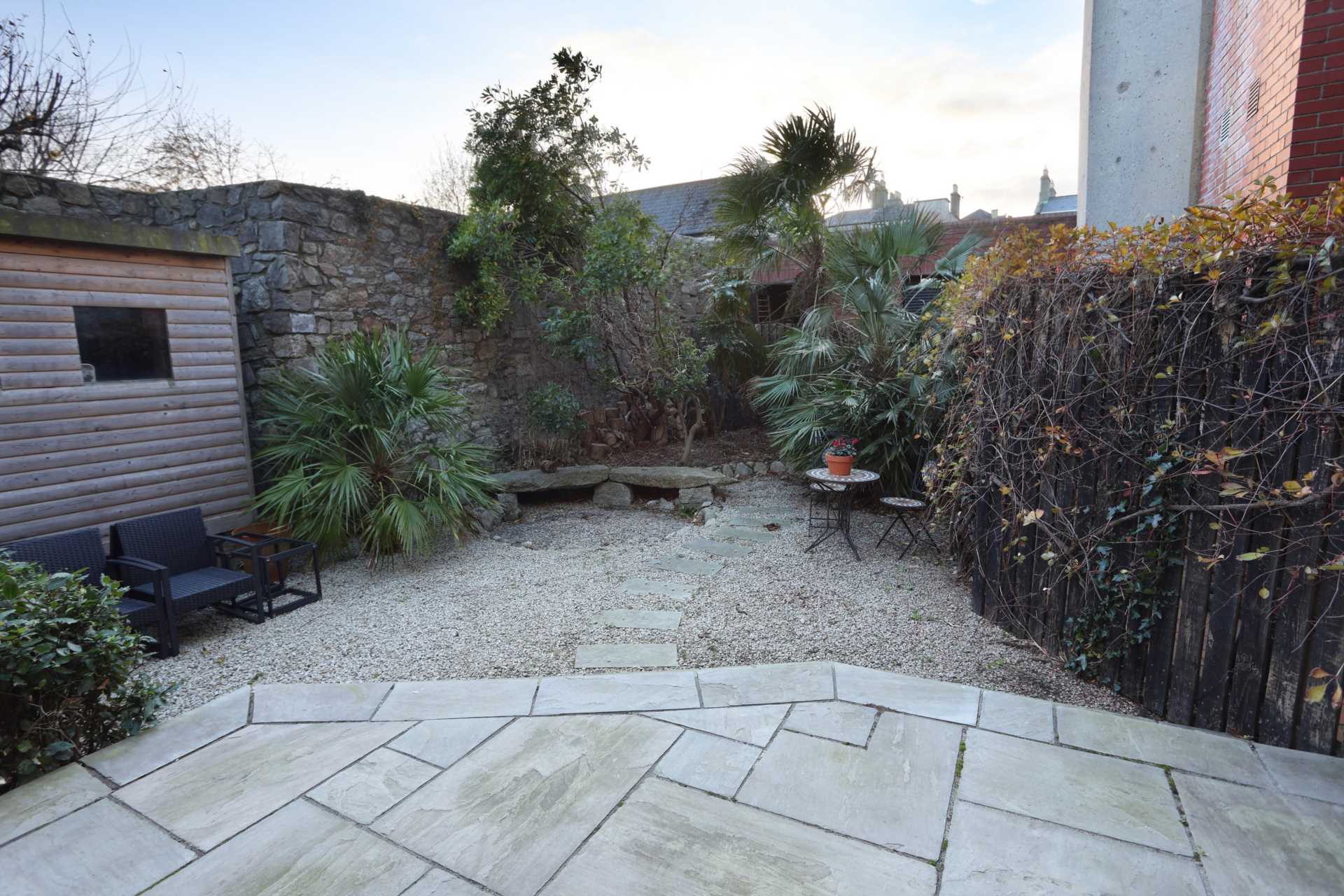 Charleston Avenue, Ranelagh