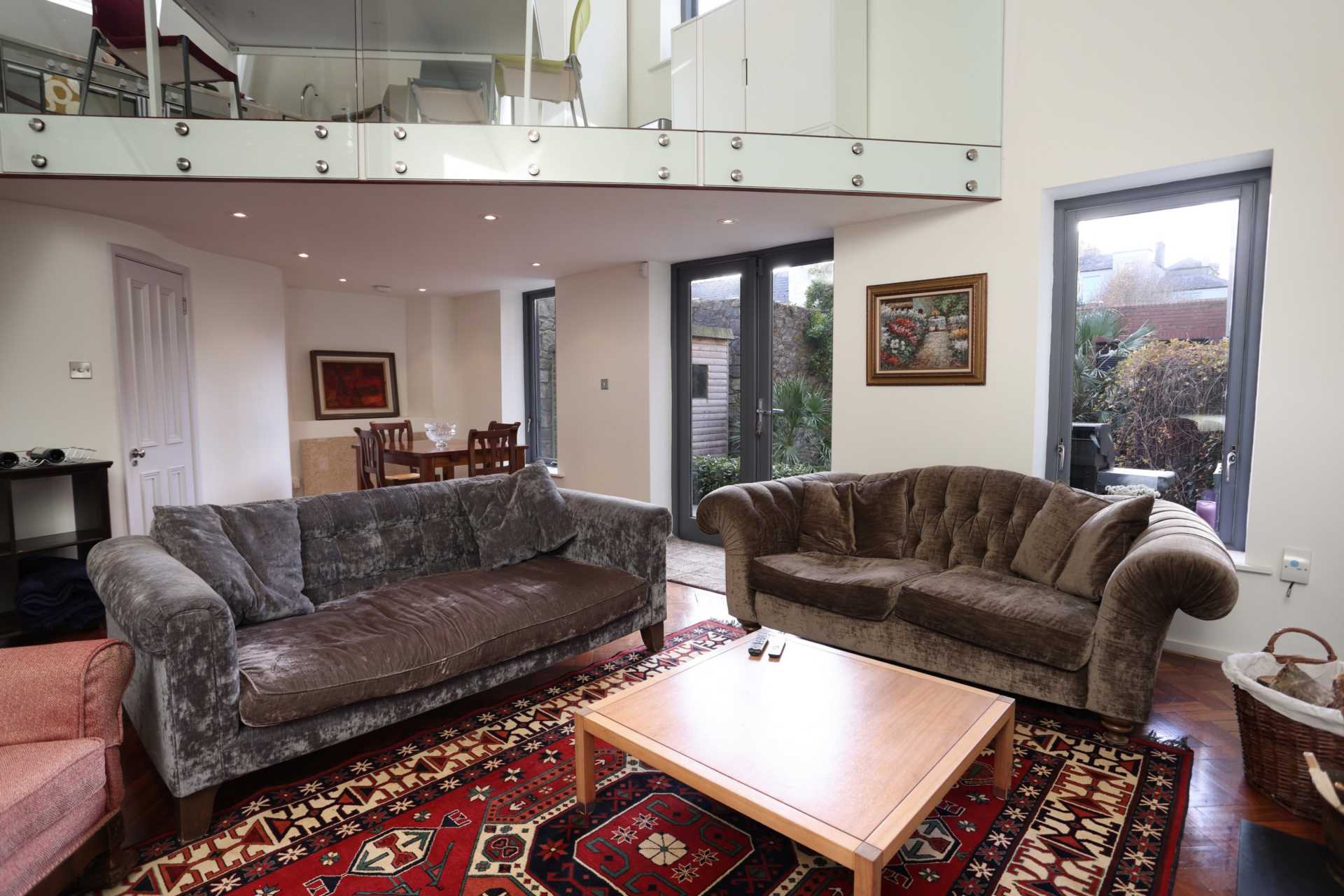 Charleston Avenue, Ranelagh