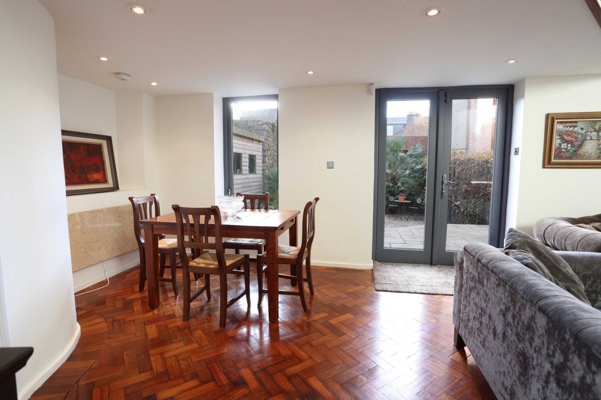 Charleston Avenue, Ranelagh