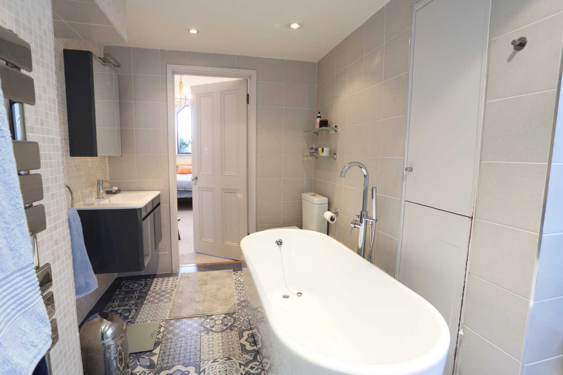 Charleston Avenue, Ranelagh