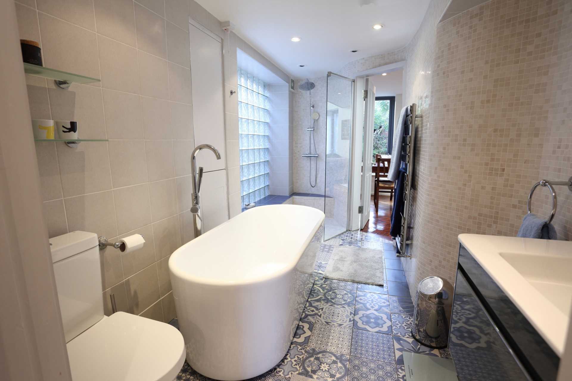 Charleston Avenue, Ranelagh