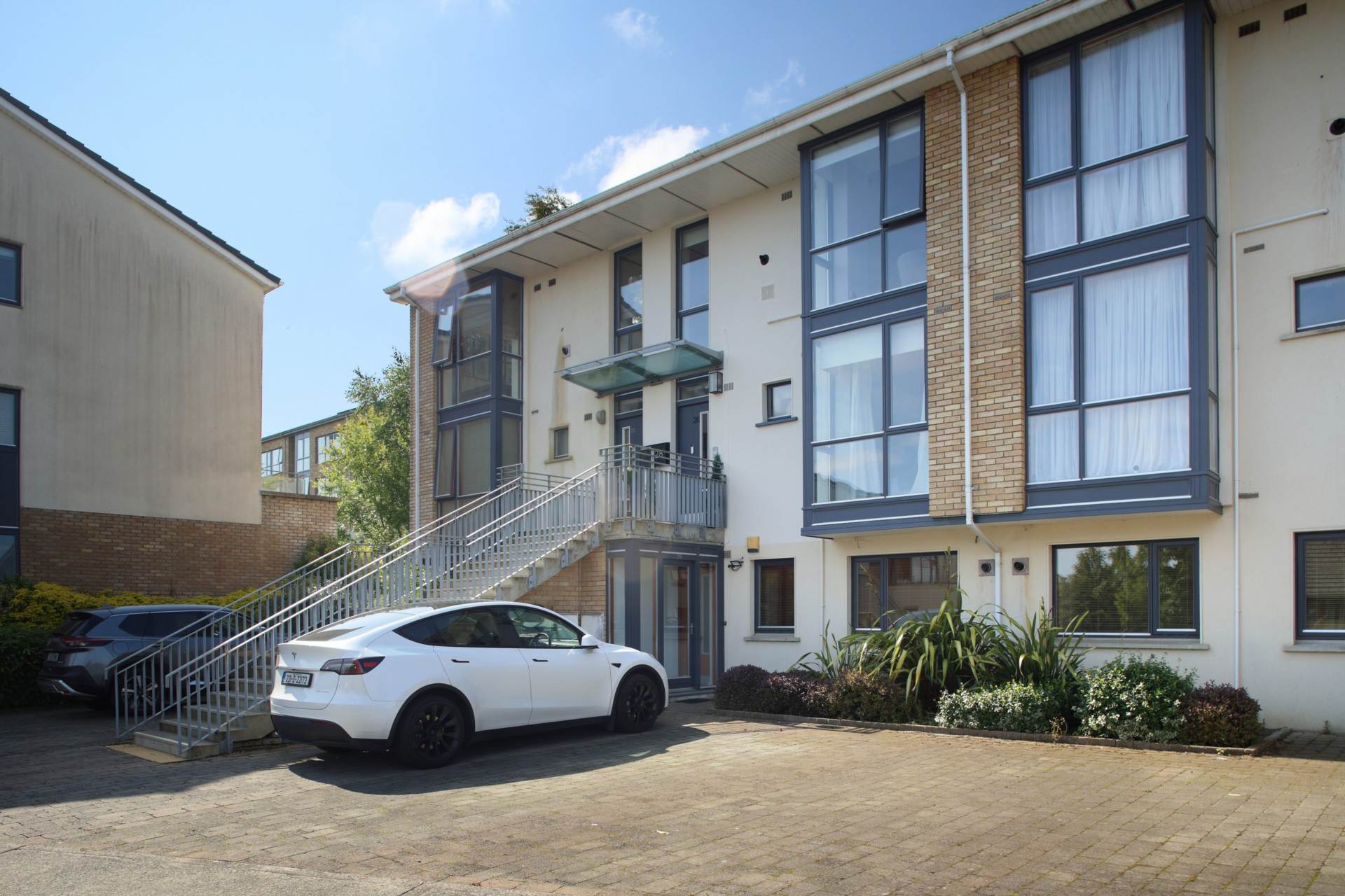 Ticknock Hill, Sandyford