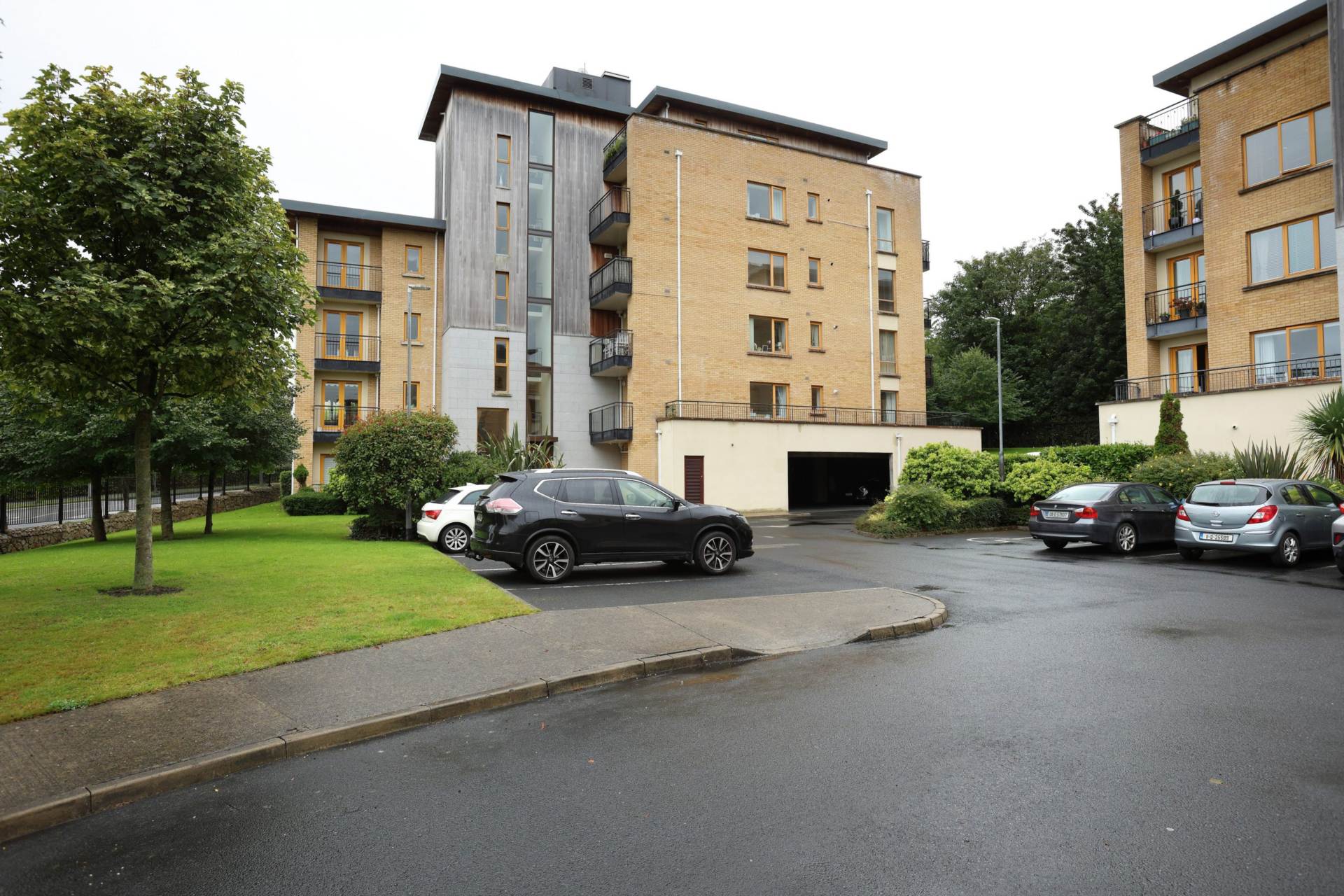 Belarmine Avenue, Stepaside