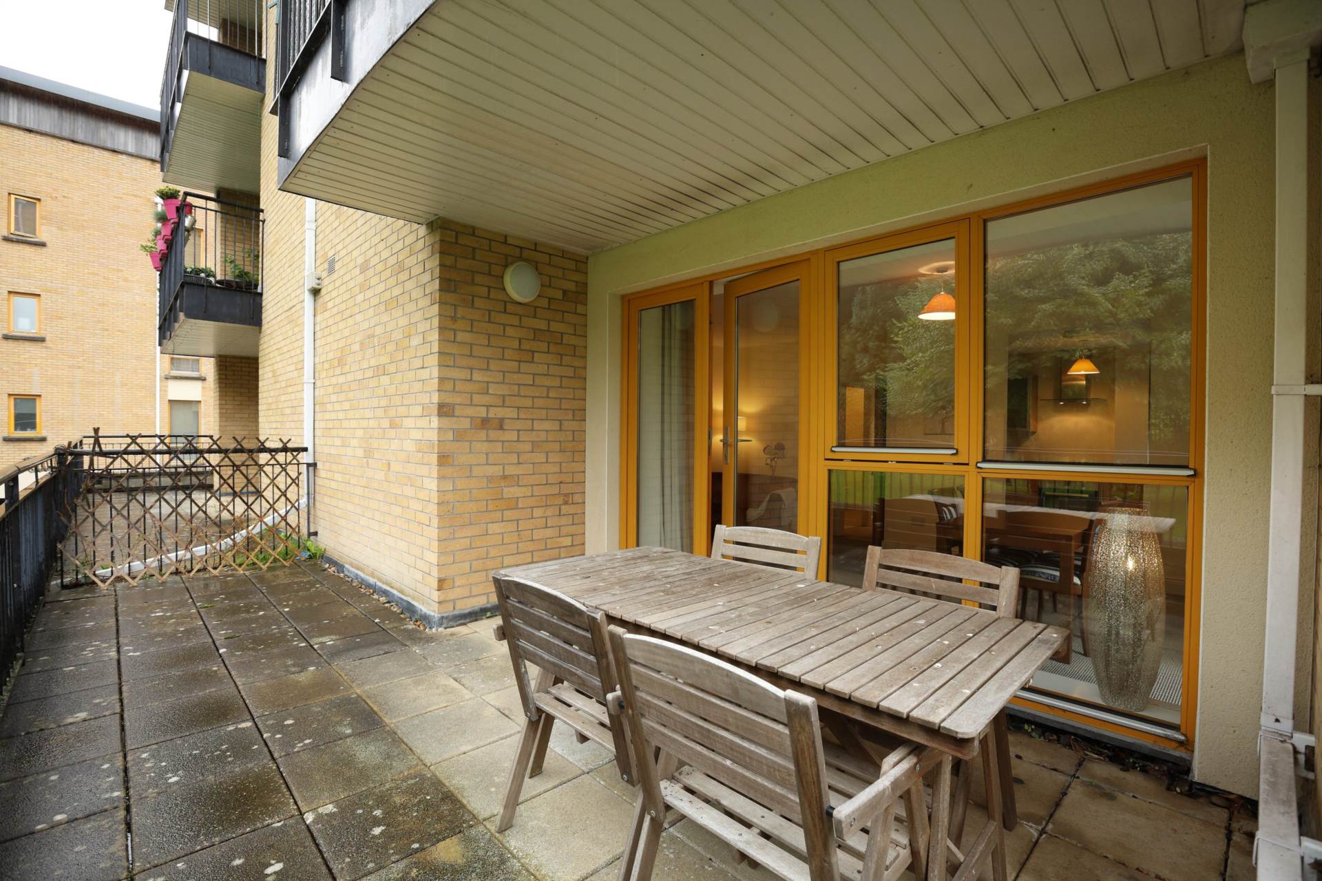 Belarmine Avenue, Stepaside