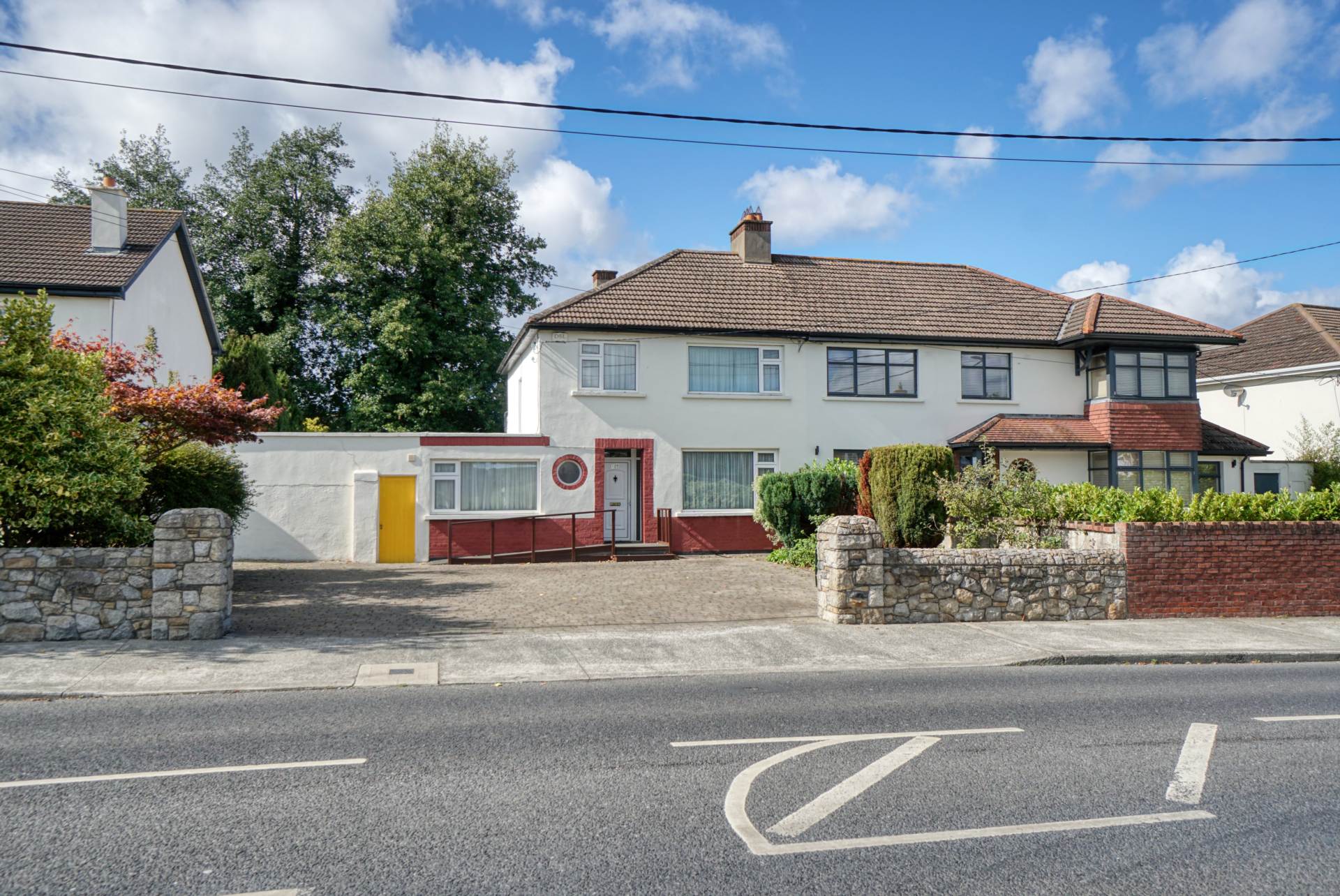 Booterstown Avenue, Blackrock