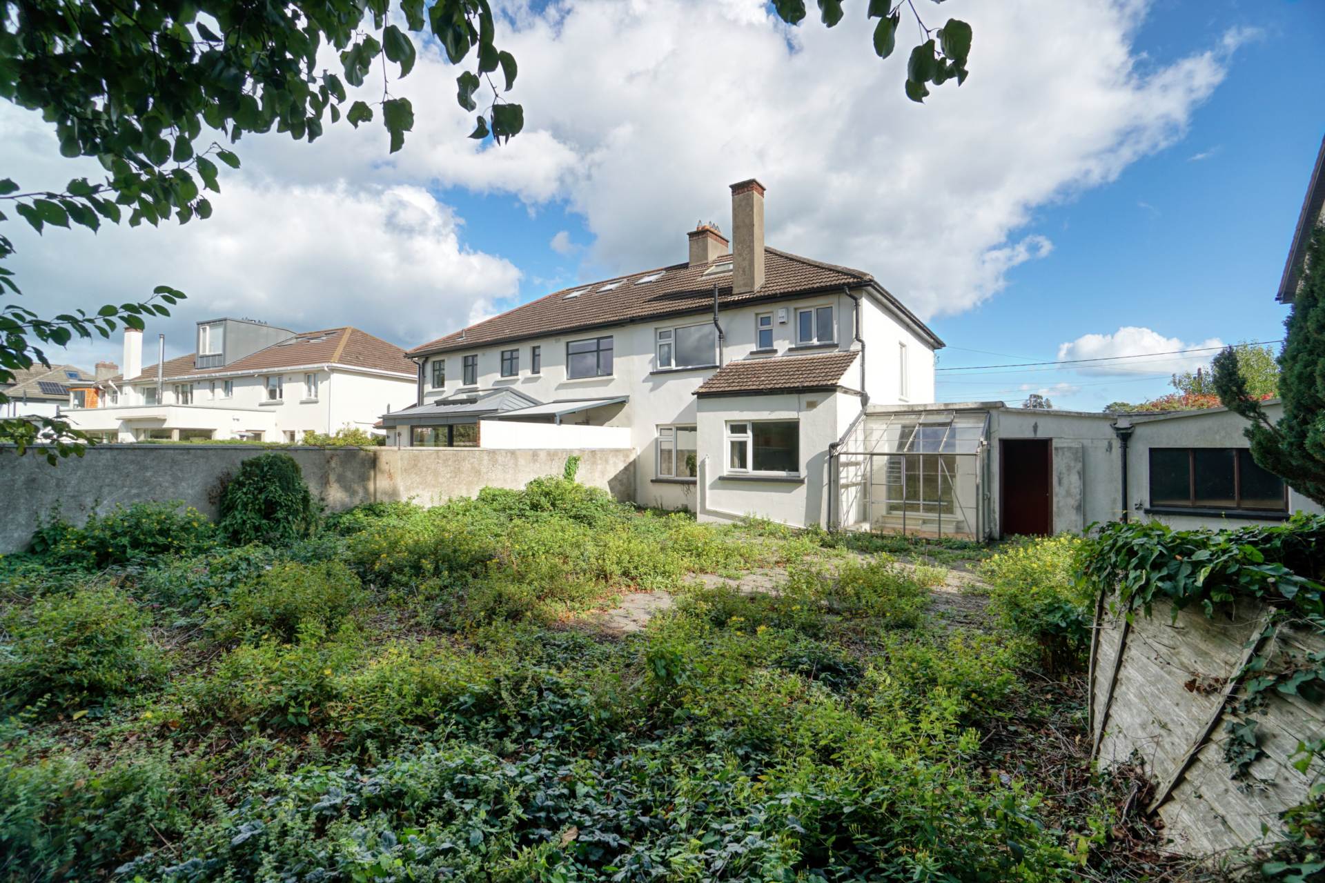 Booterstown Avenue, Blackrock