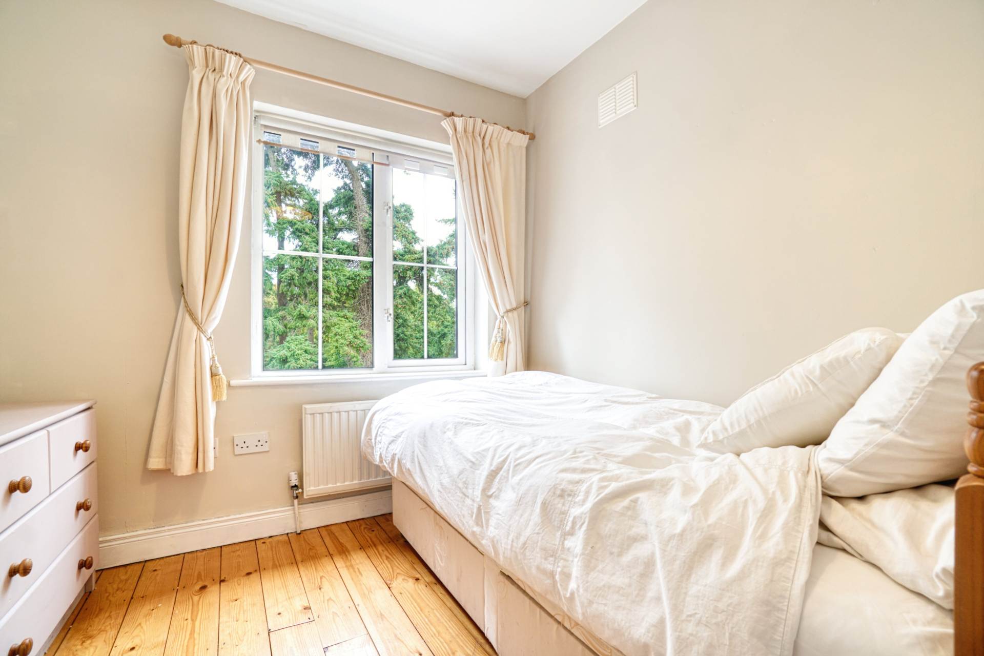 Edmondstown Road, Rathfarnham