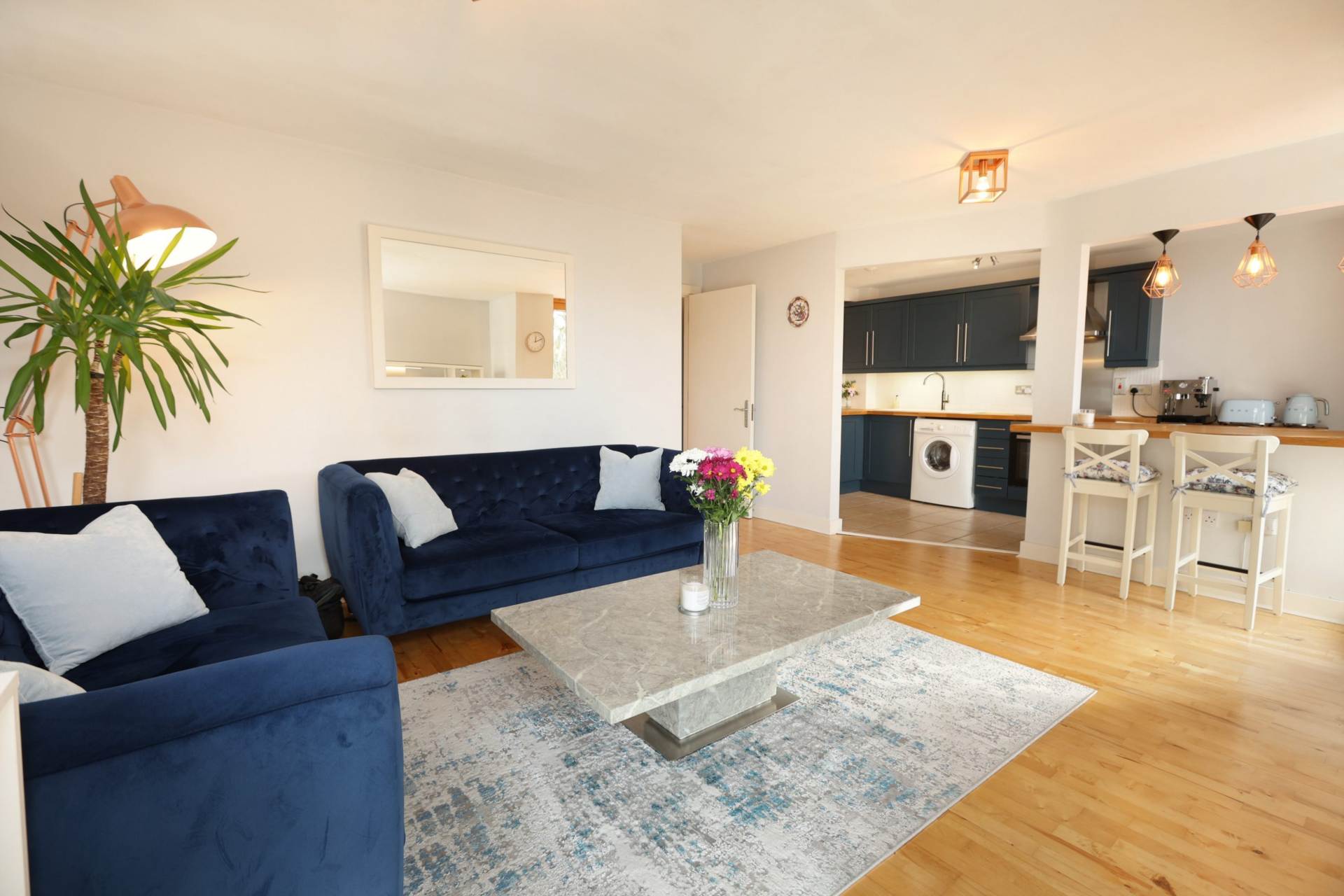 Dundrum Gate, Ballinteer Road