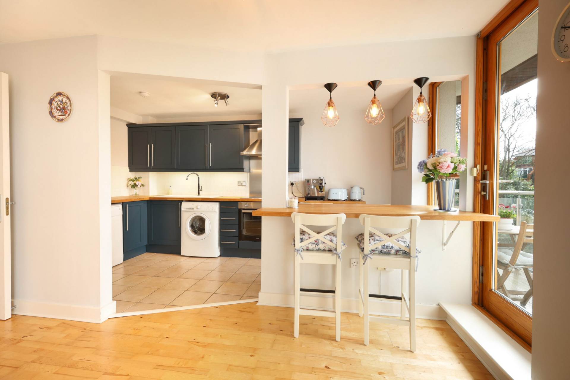 Dundrum Gate, Ballinteer Road