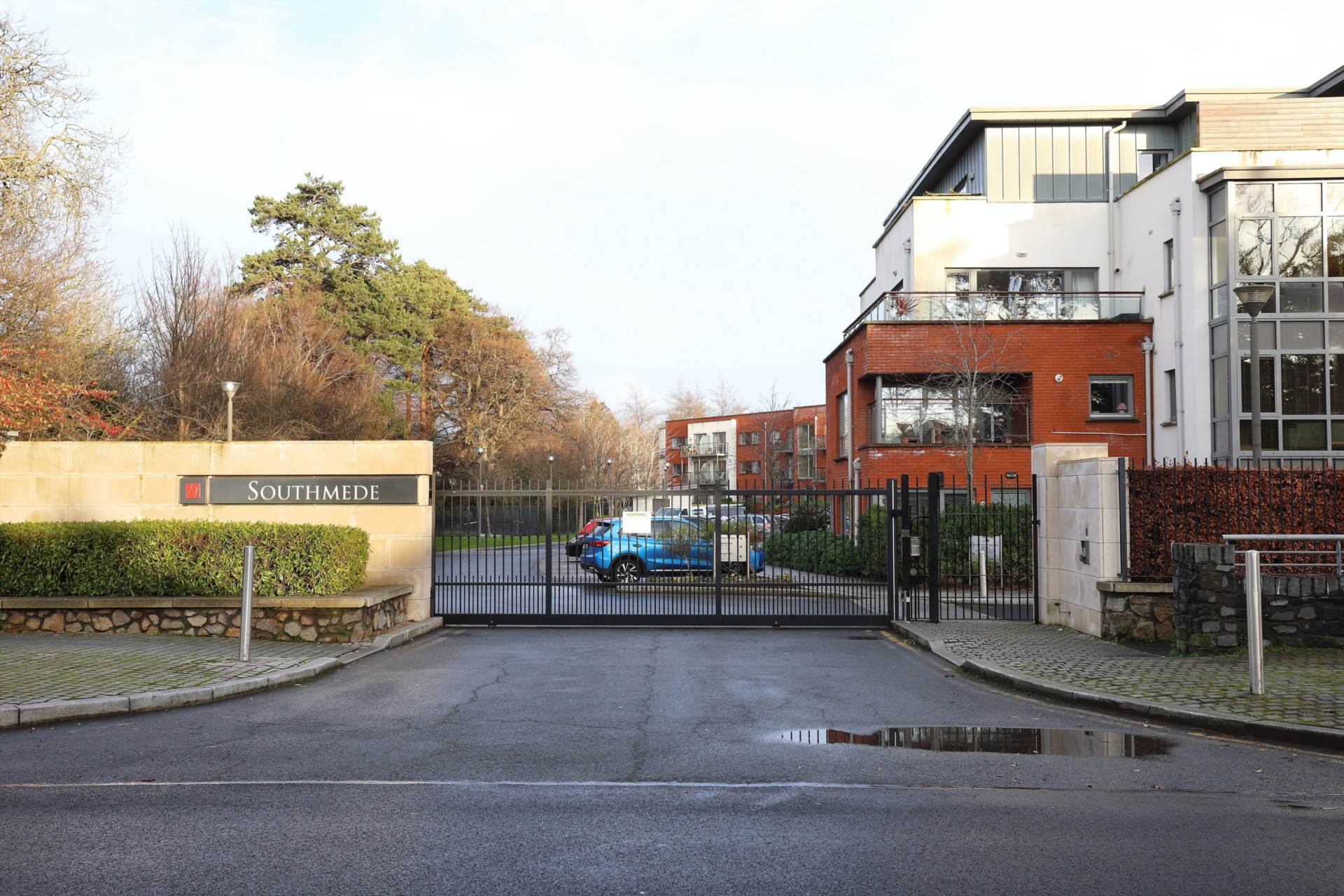 122 Southmede, Ballinteer Road, Dundrum 122 Southmede, Ballinteer Road, Dundrum