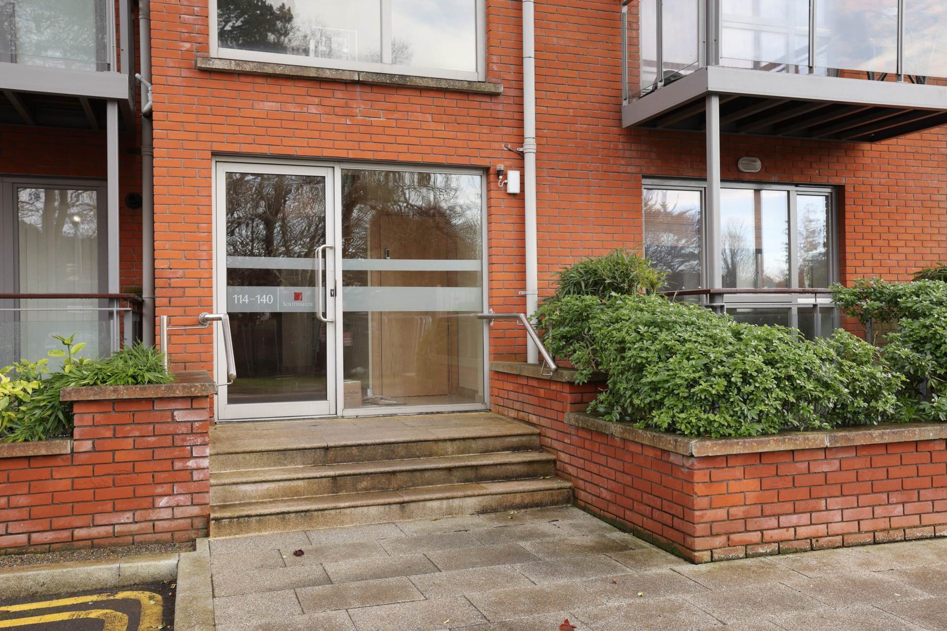 122 Southmede, Ballinteer Road, Dundrum 122 Southmede, Ballinteer Road, Dundrum