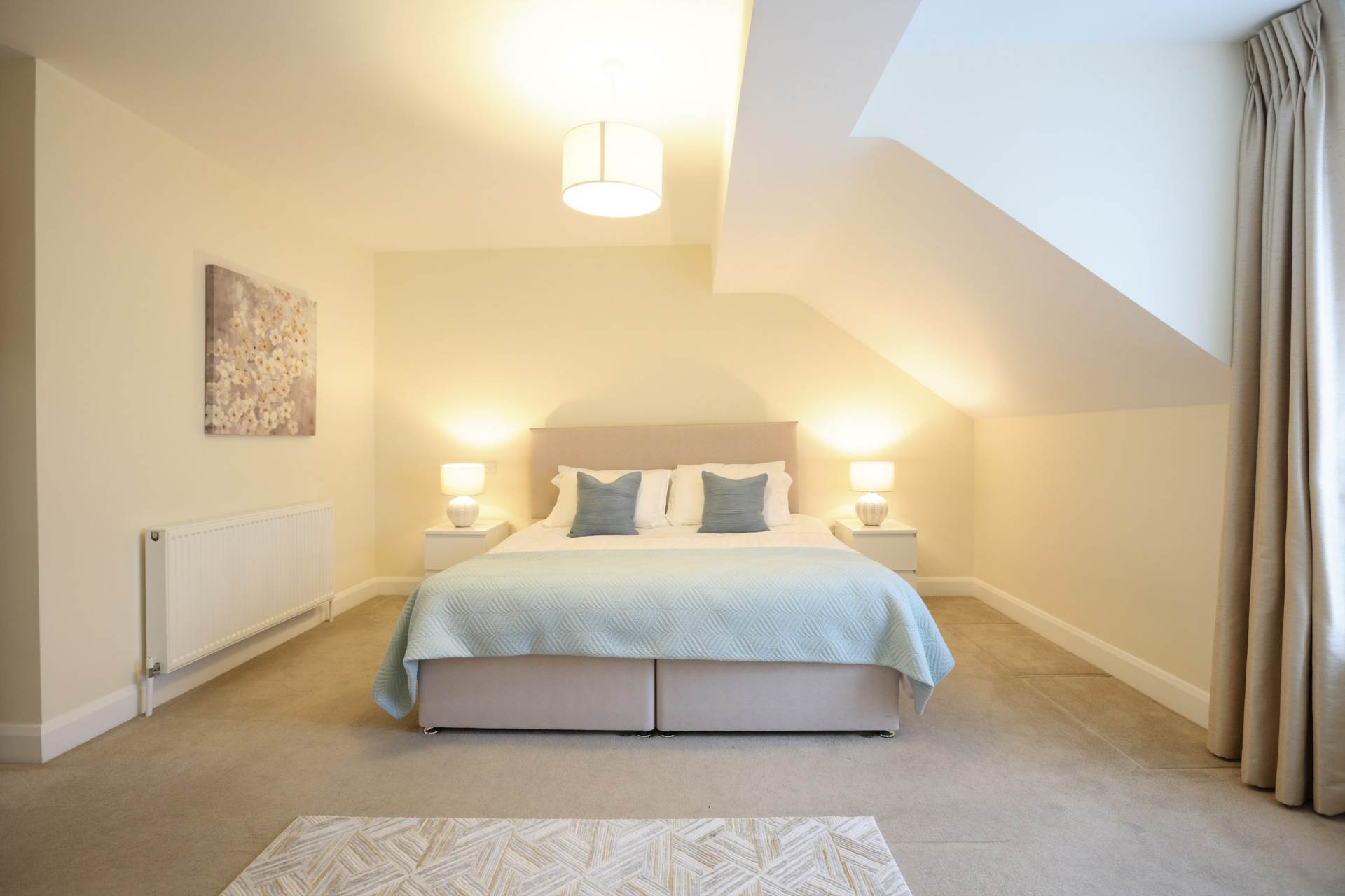 Cualanor Crescent, Cualanor