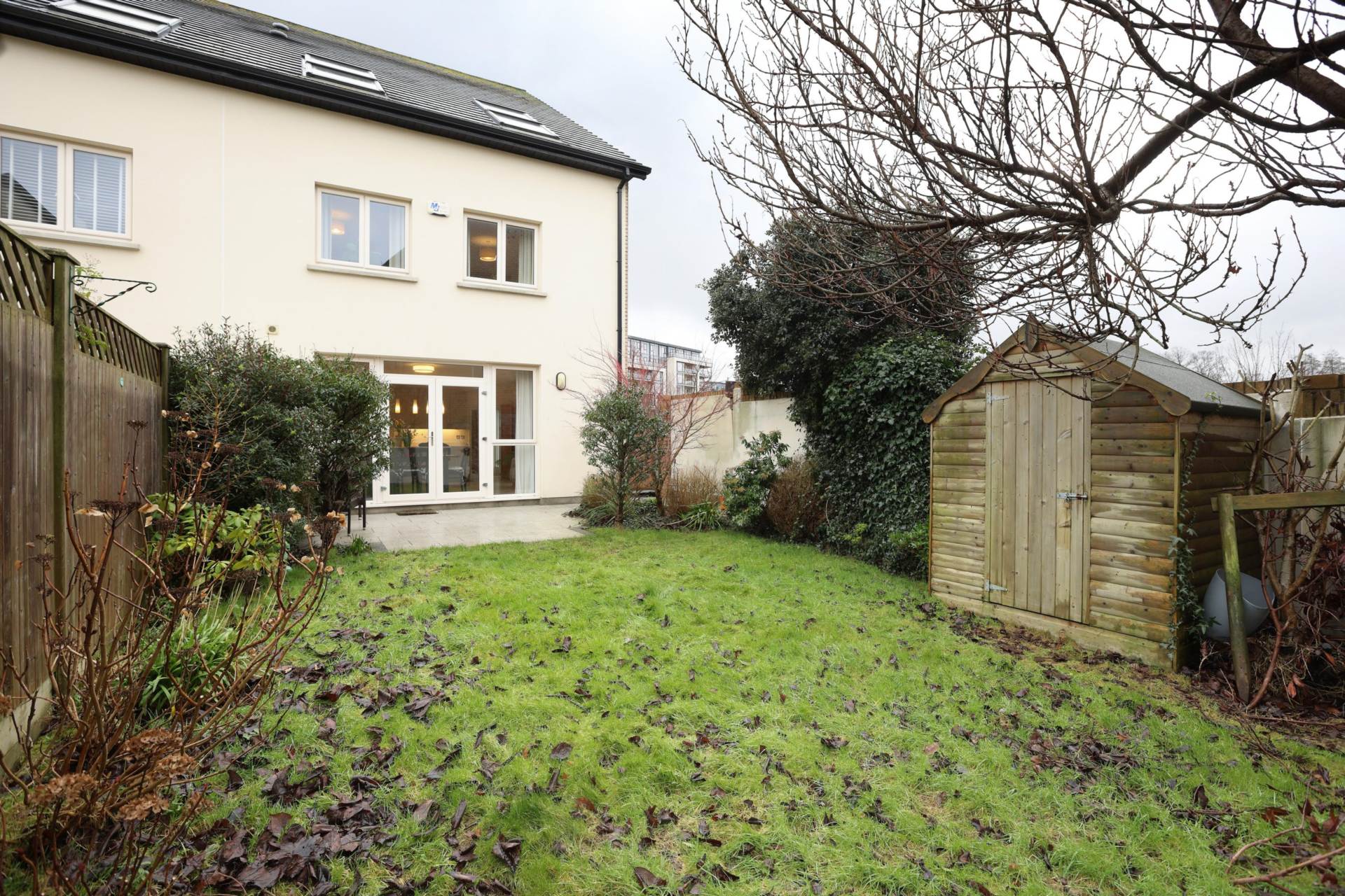 Cualanor Crescent, Cualanor