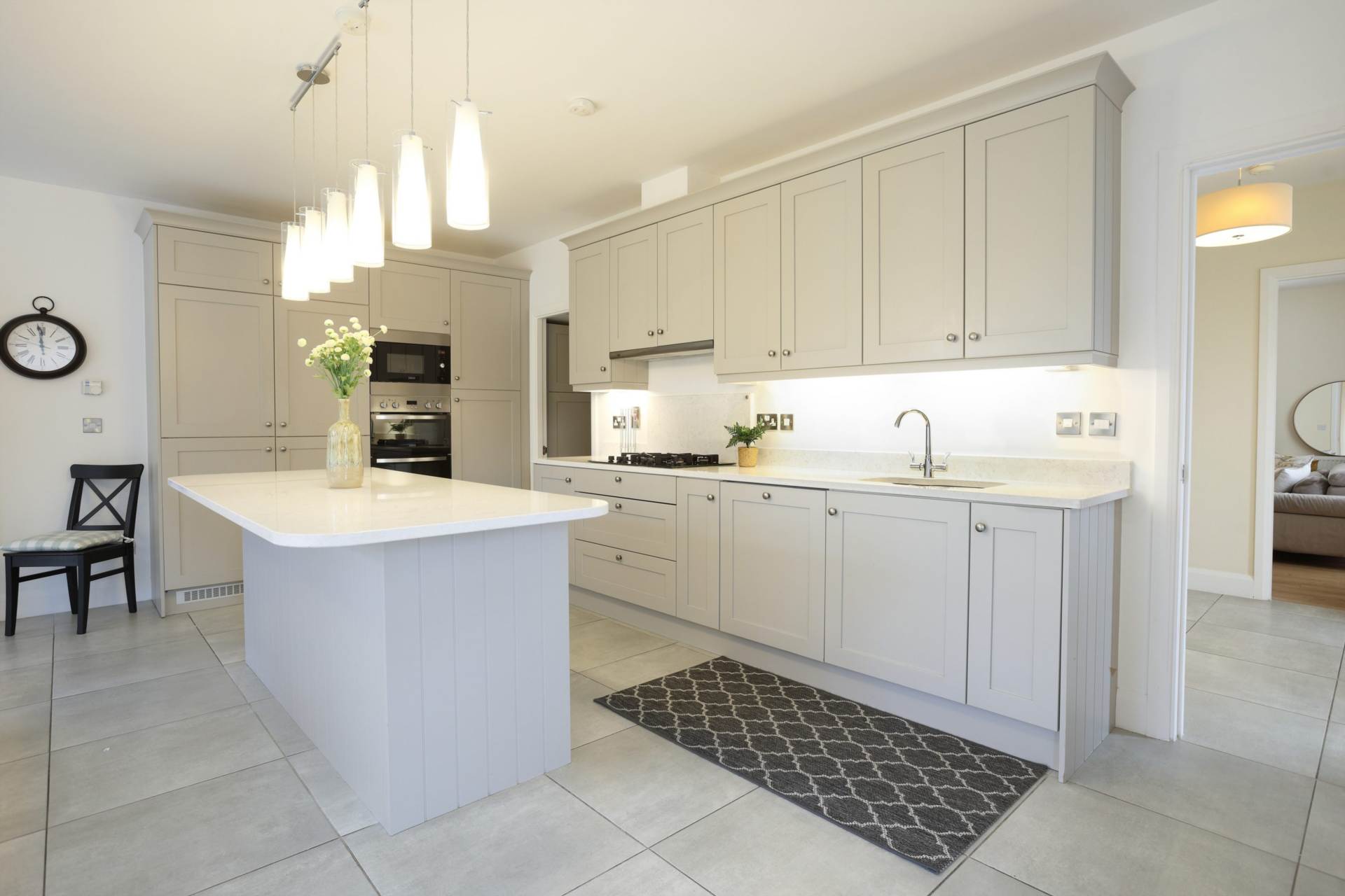 Cualanor Crescent, Cualanor