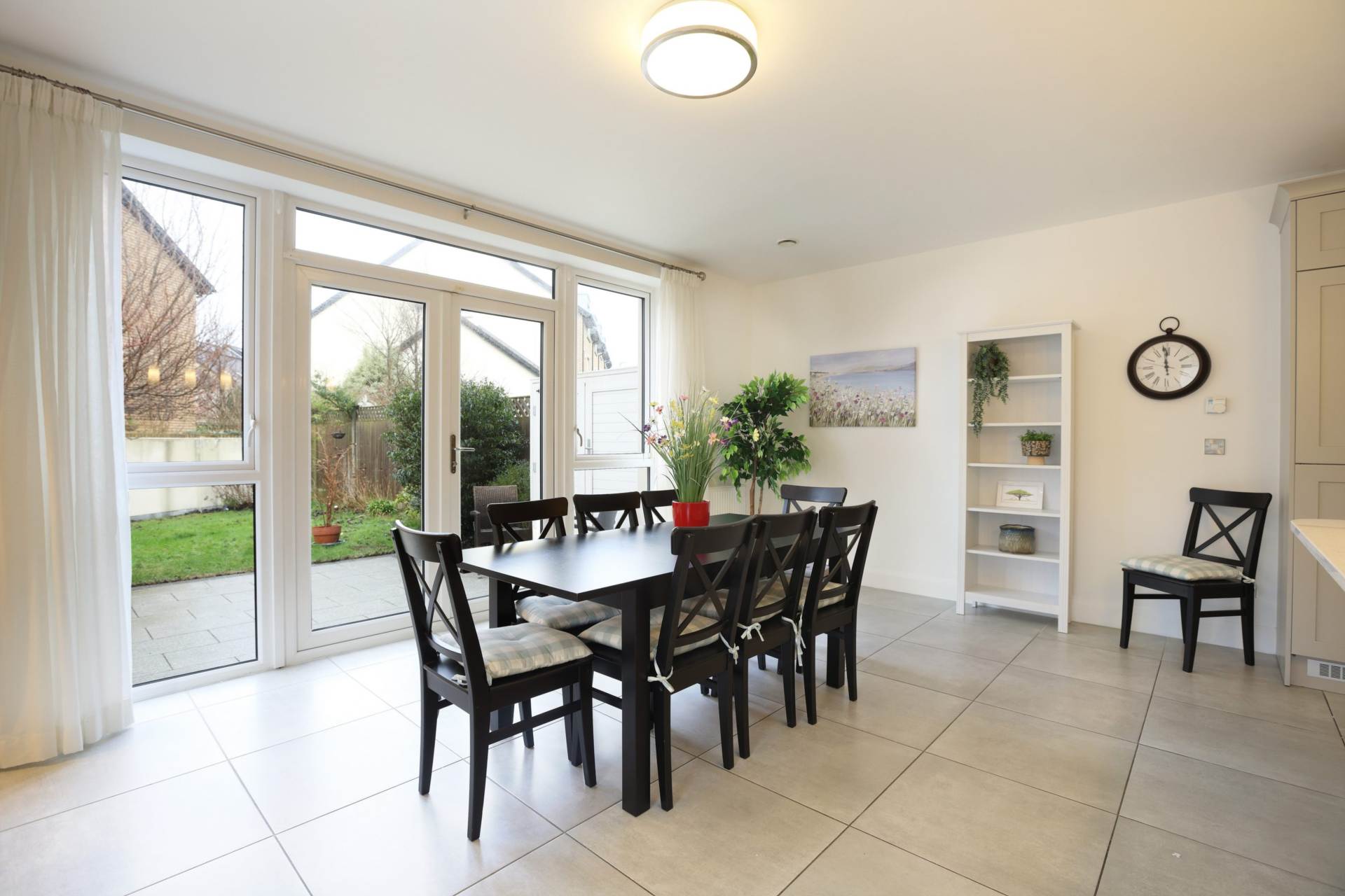 Cualanor Crescent, Cualanor