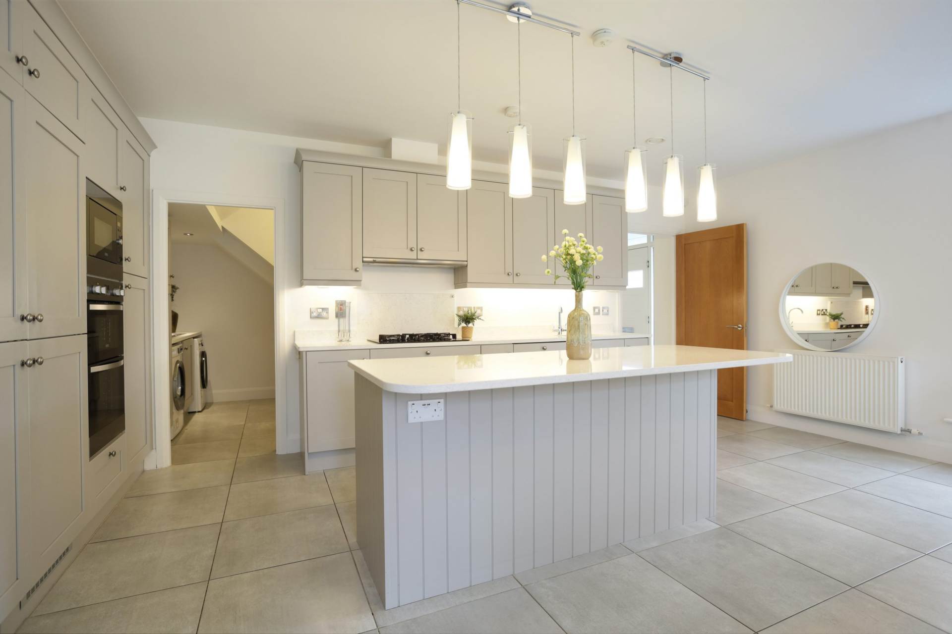 Cualanor Crescent, Cualanor