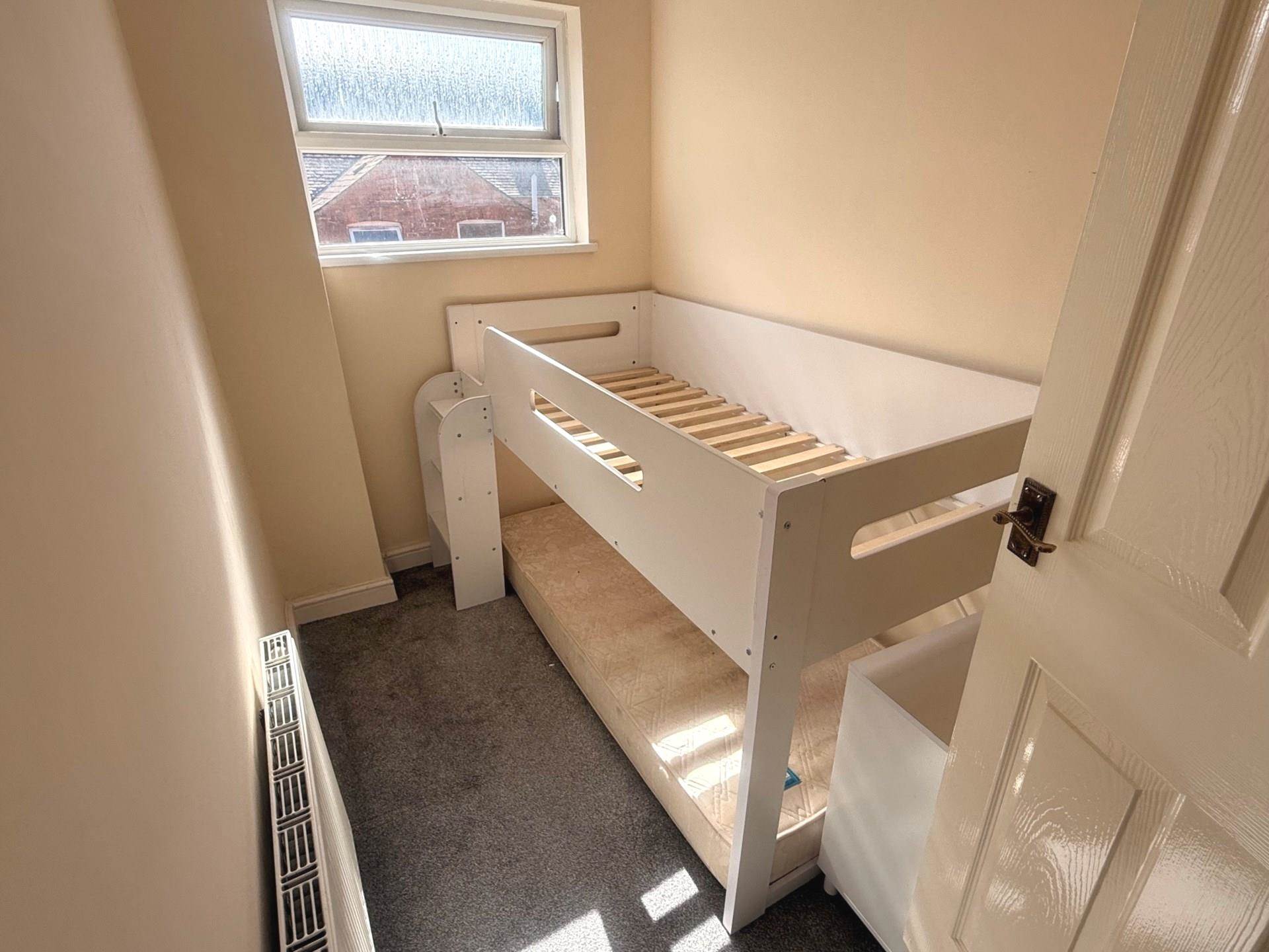 Surrey Street, Belgrave, Image 12