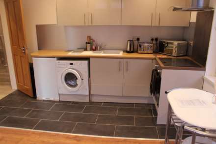 Cross Street, Belgrave, Image 2