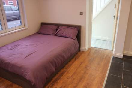 Cross Street, Belgrave, Image 3