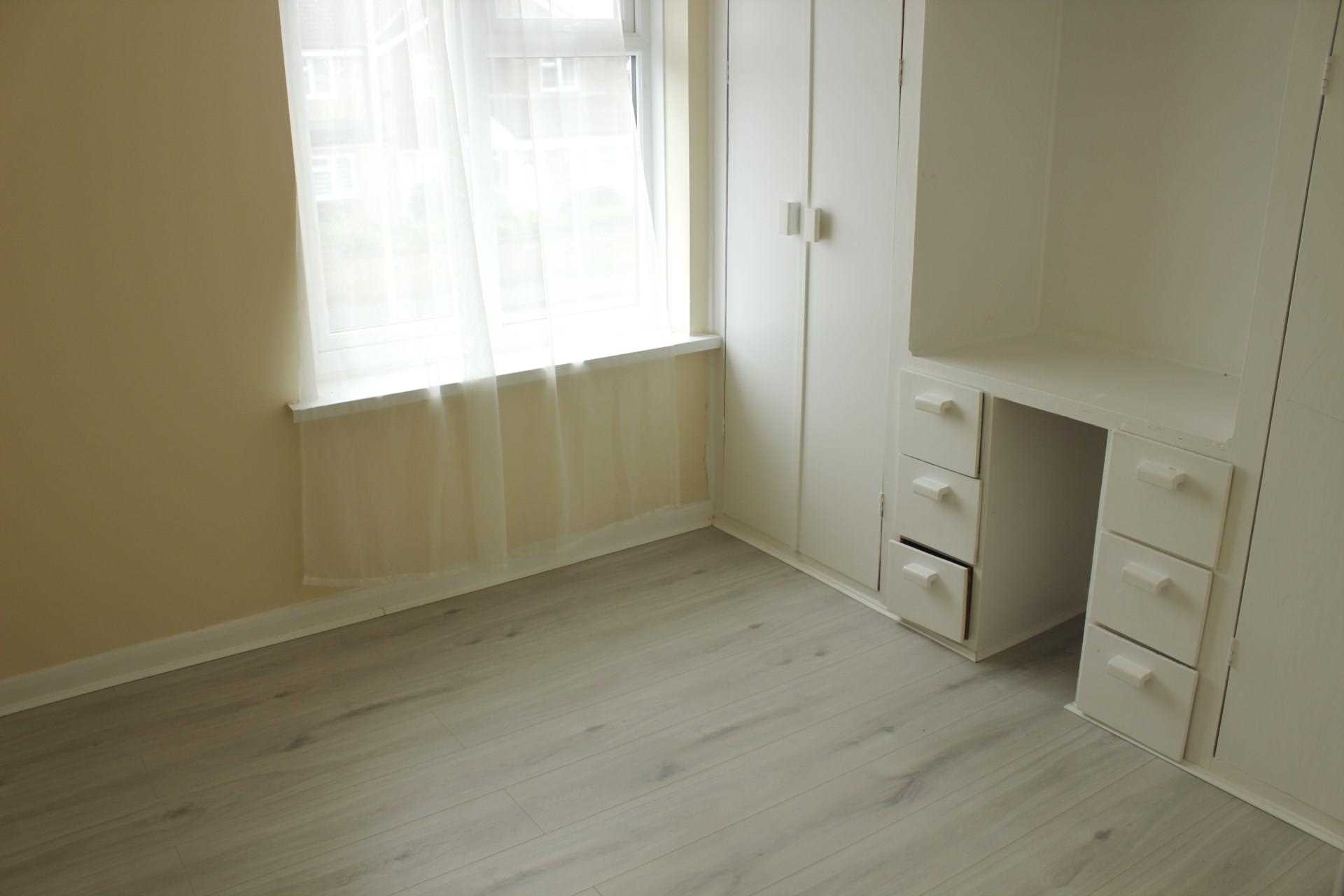 Nagle Grove, Rushey Mead, Image 6