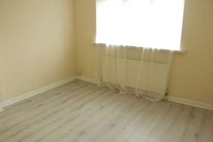 Nagle Grove, Rushey Mead, Image 7