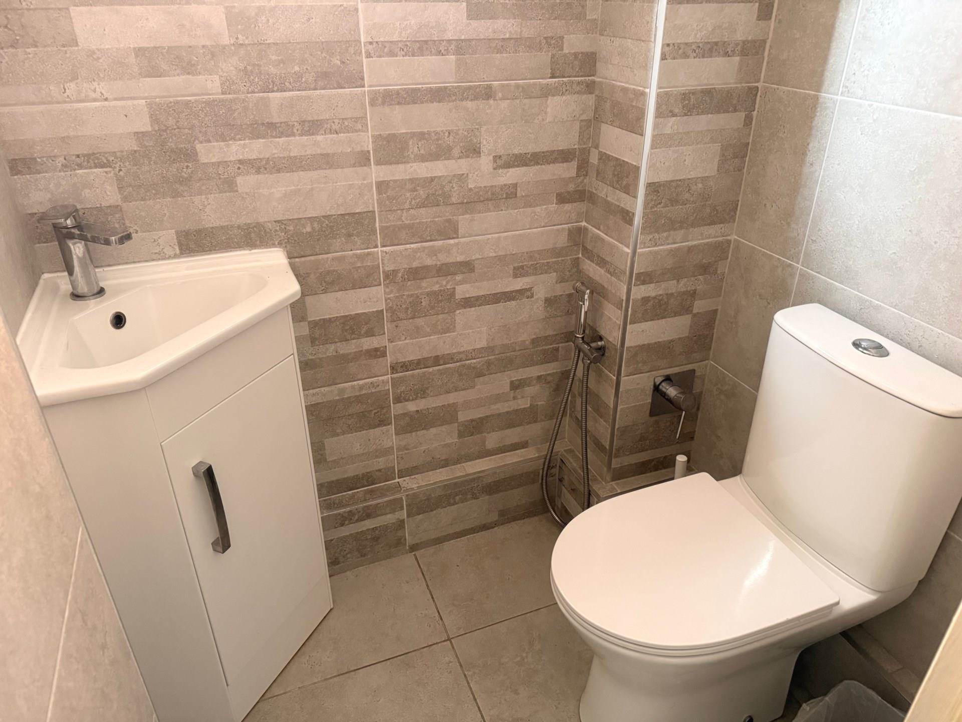 Thomson Close, Rushey Mead, Image 7