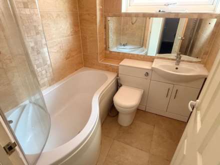 Thomson Close, Rushey Mead, Image 10