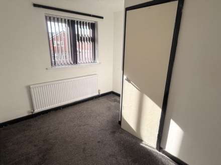 Thomson Close, Rushey Mead, Image 13