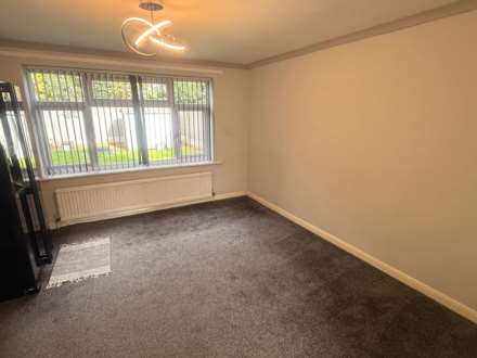 Thomson Close, Rushey Mead, Image 4