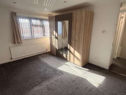 Thomson Close, Rushey Mead, Image 8