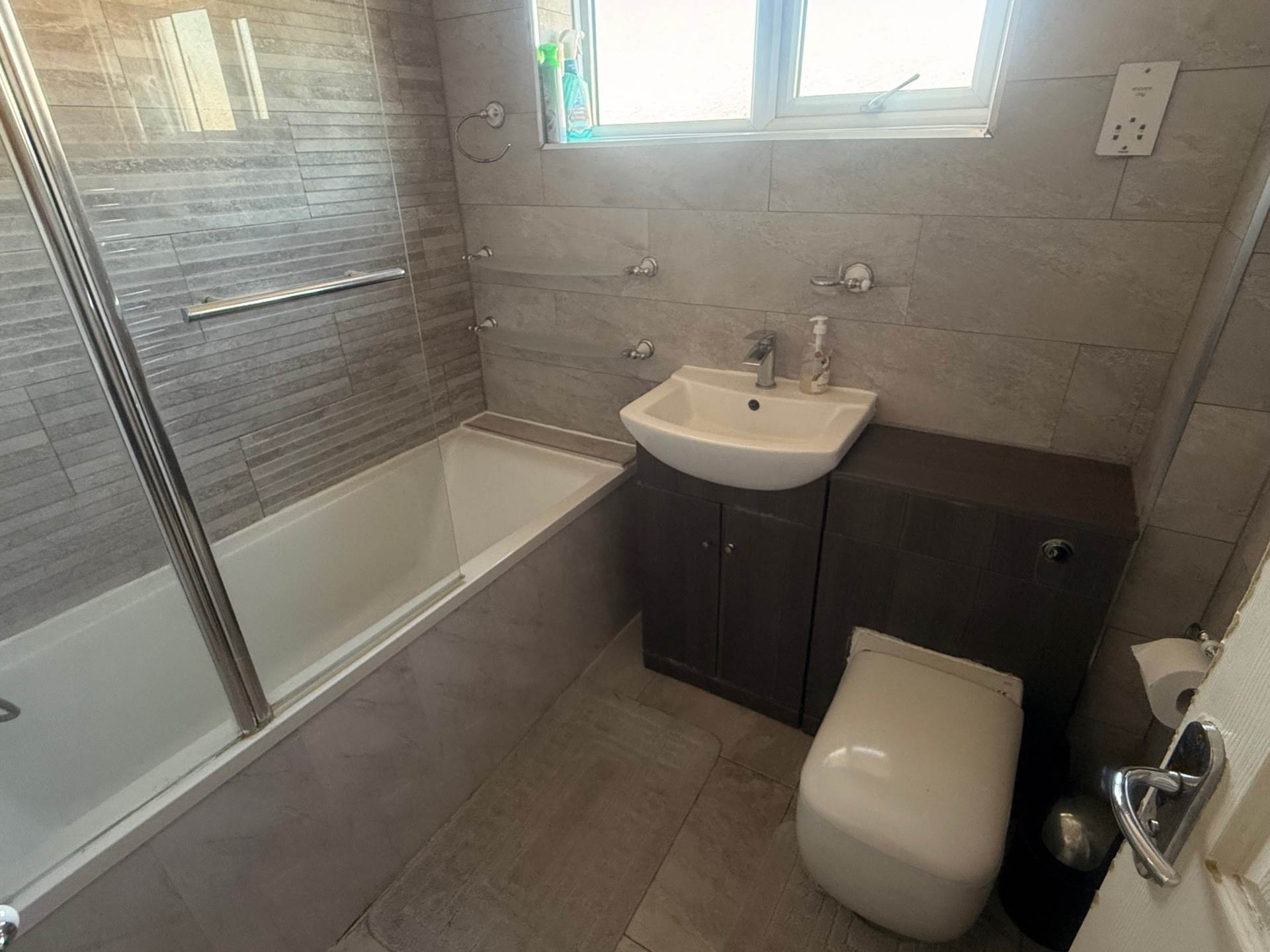 Beacon Close, Leicester, Image 17