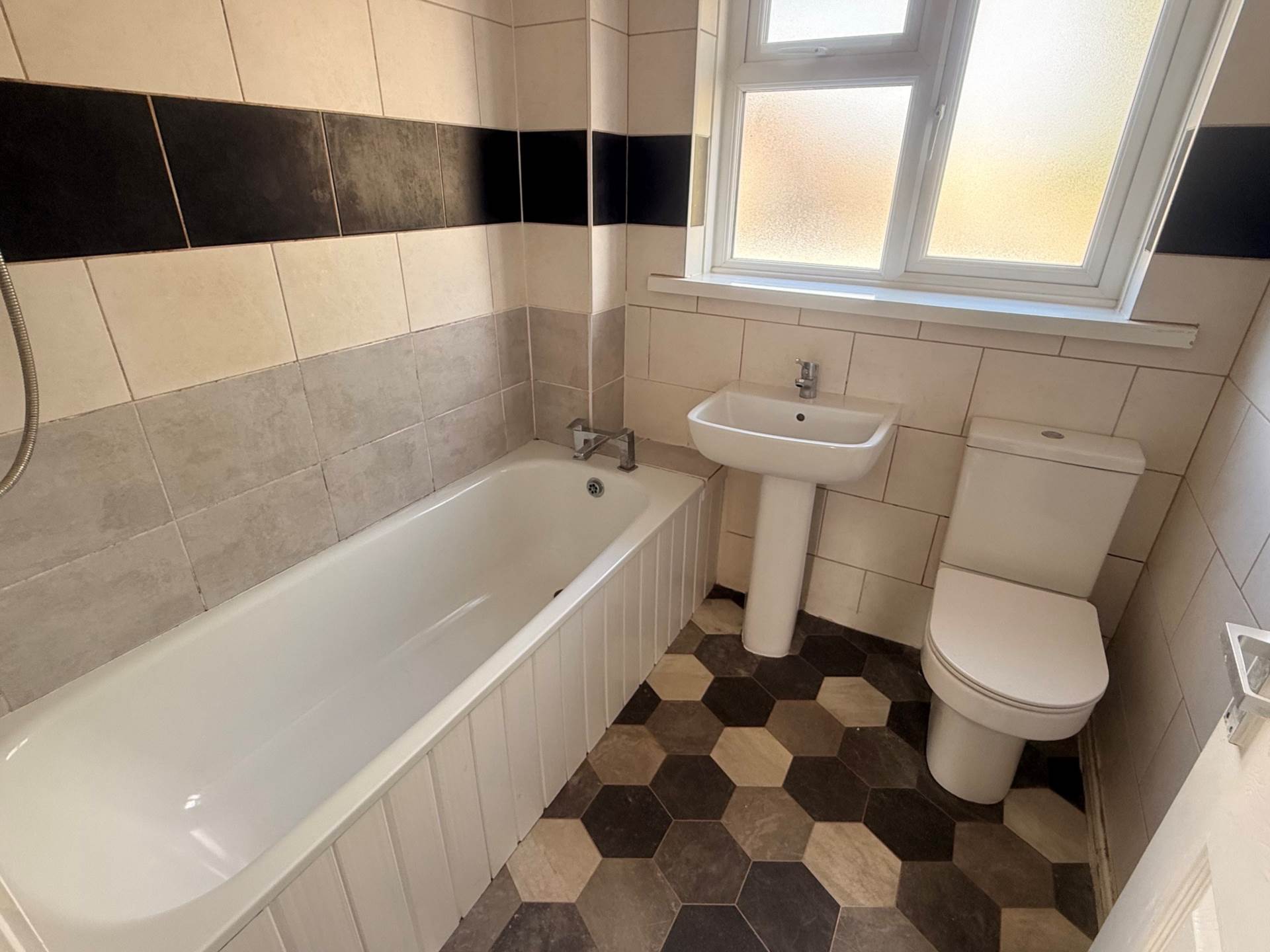 Huggett Close, Rushey Mead, Image 12