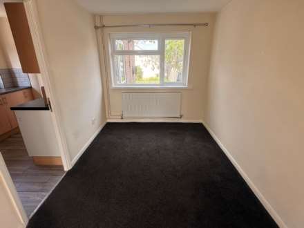 Huggett Close, Rushey Mead, Image 5