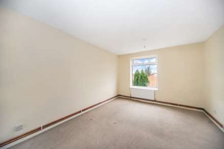 Grenadine Way, Tring, Image 6