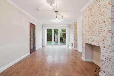 Woodland Close, Tring, Image 2