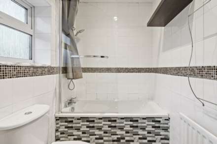 Woodland Close, Tring, Image 22