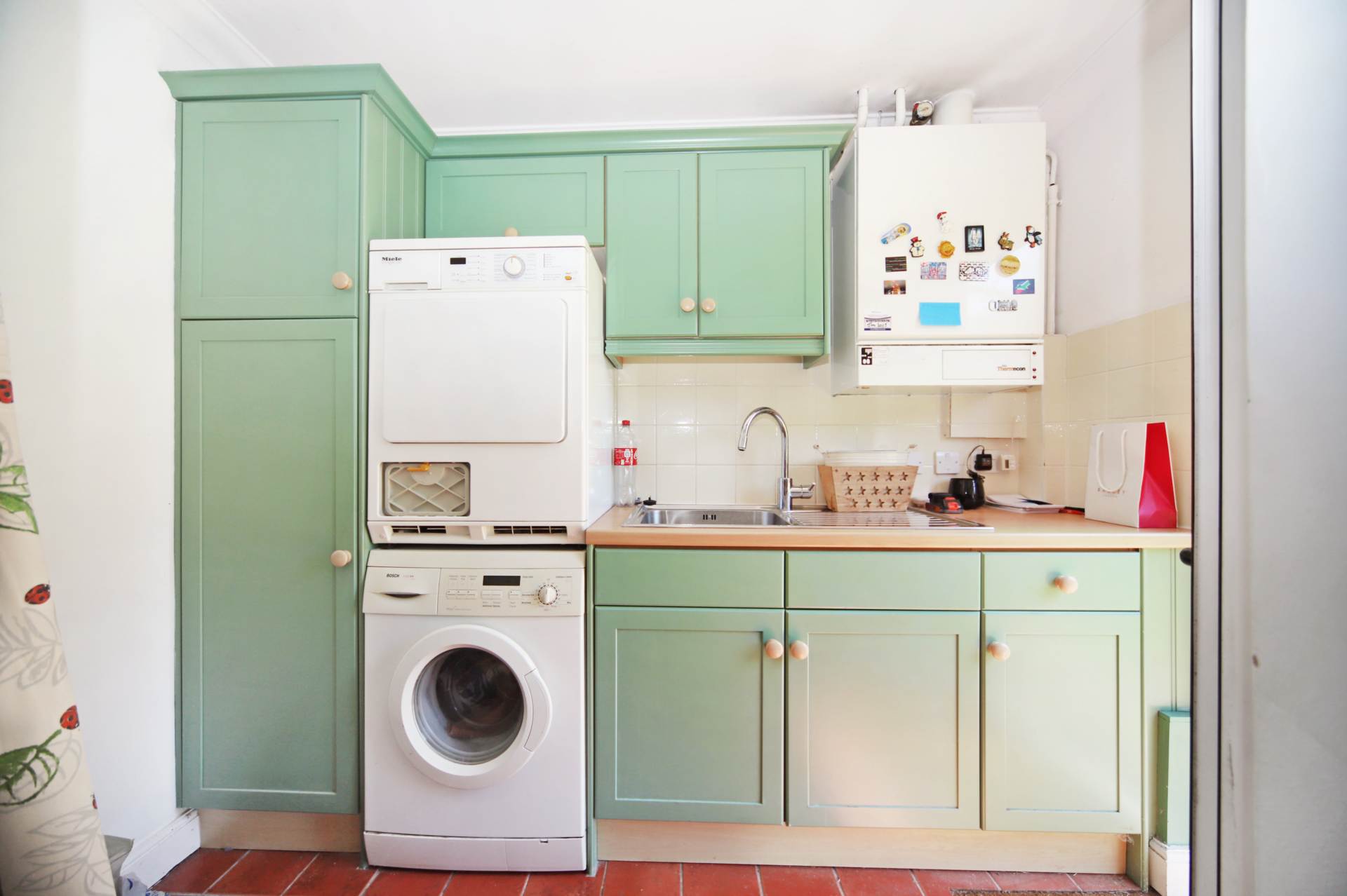 Bishopsfield, Wick Road, Wigginton, Image 12